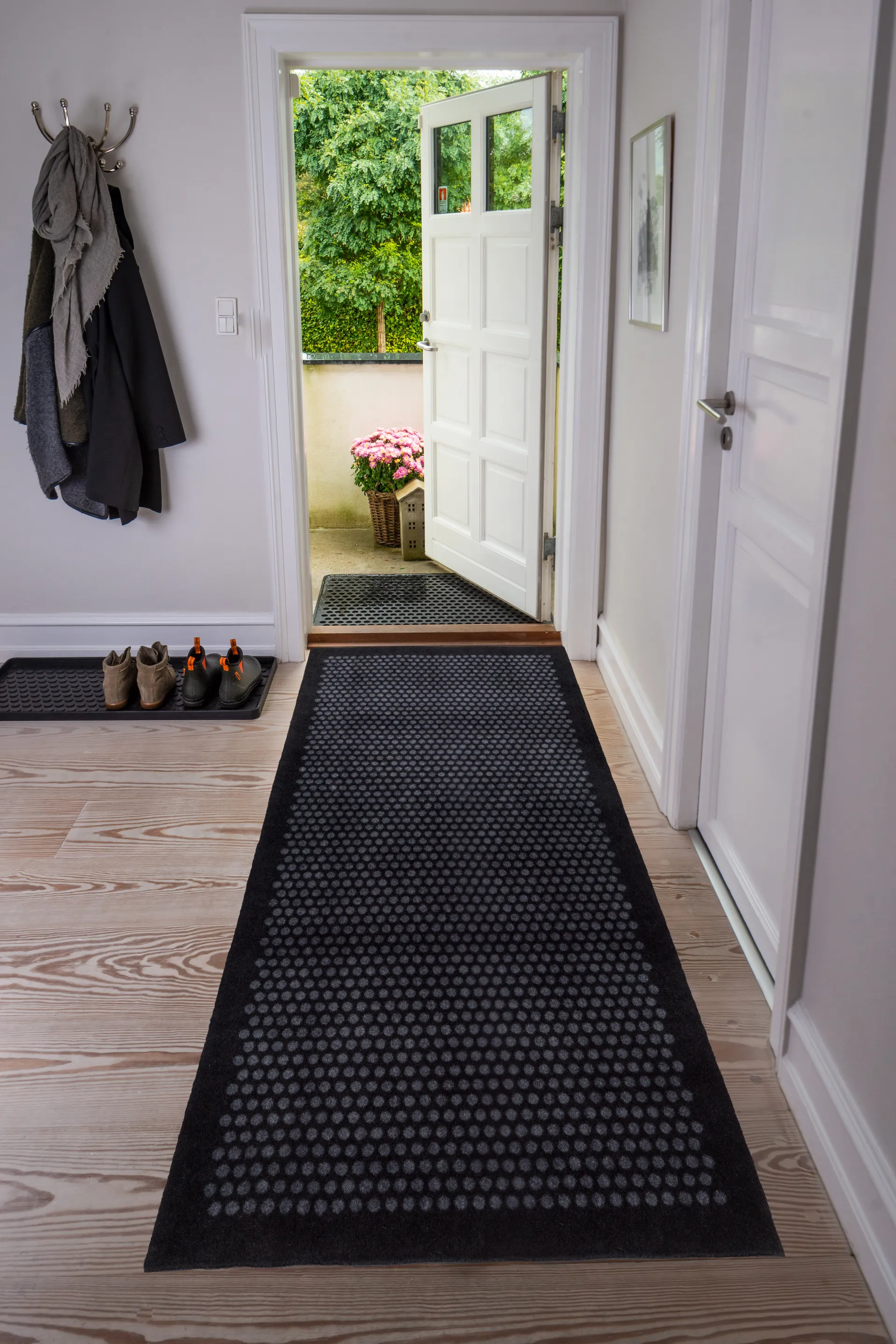 Chodnik Dot, Black, 90x200 cm tica copenhagen