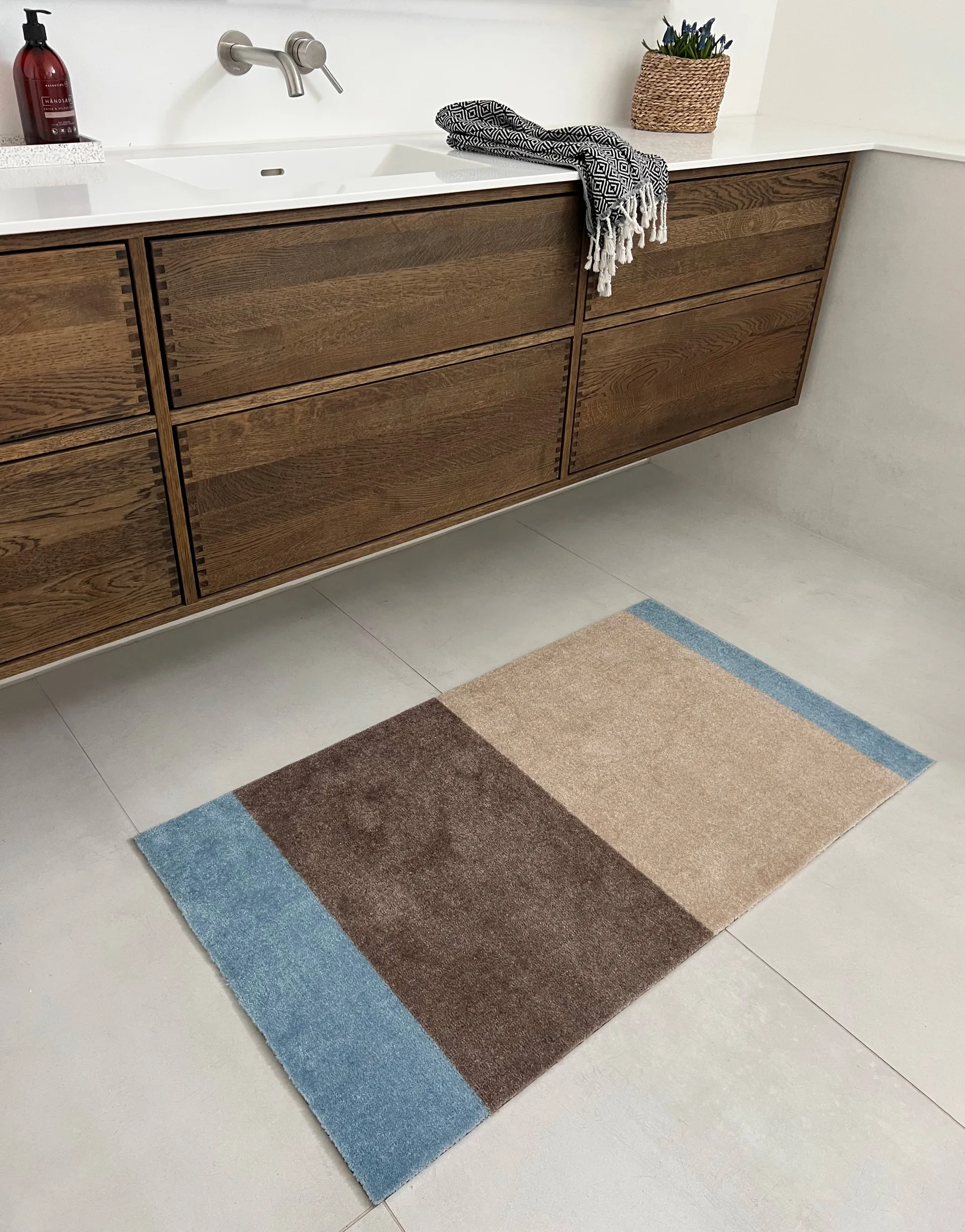 Chodnik Stripes pasy poziome, Ivory-sand-blue, 67x120 cm tica copenhagen