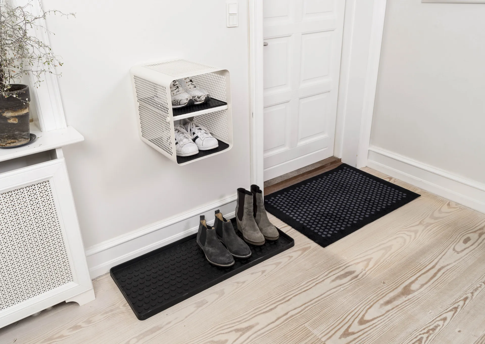 Wycieraczka Dot, Black, 60x90 cm tica copenhagen