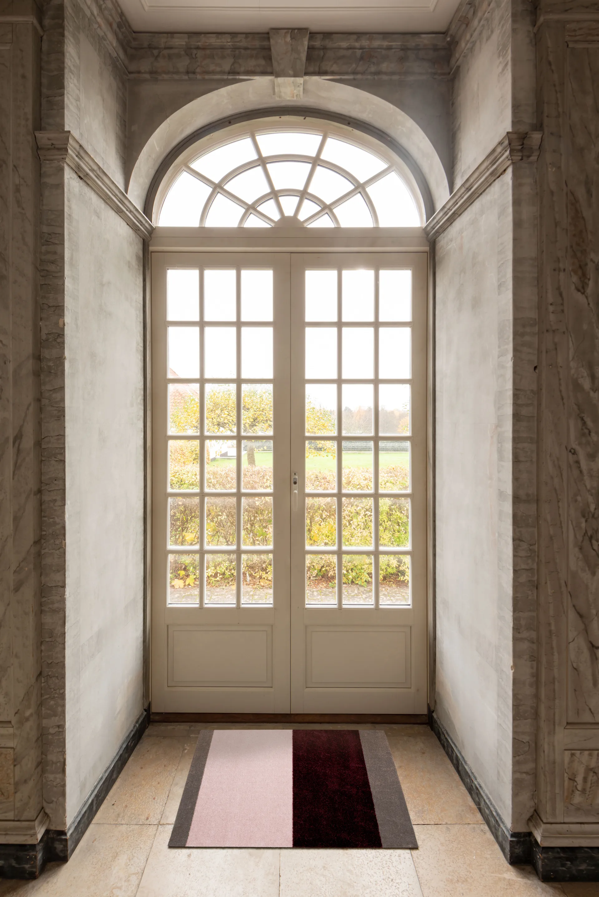 Wycieraczka Stripes pasy poziome, Bordeaux-rose-sand, 60x90 cm tica copenhagen