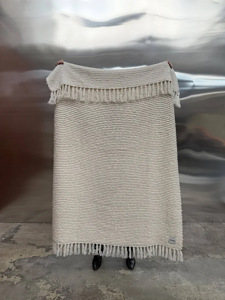Koc bouclé Janzen - Solid off white-natural, 130x170 cm - Tinted