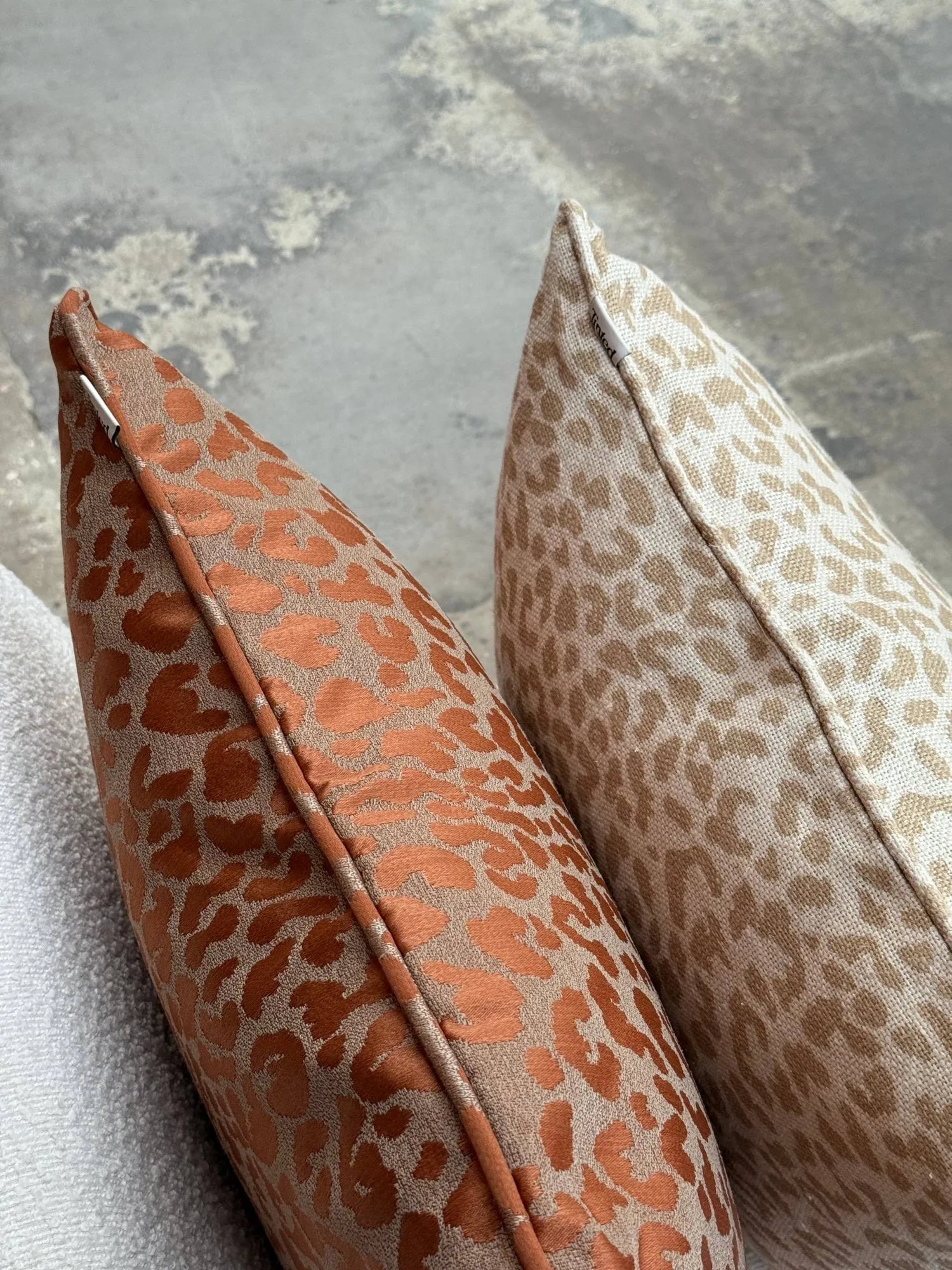 Poduszka dekoracyjna Norell, Leopard beige-off white, 50x50 cm Tinted