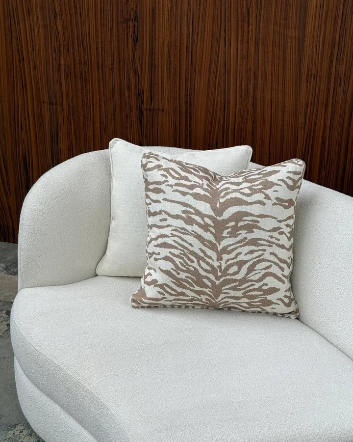Poduszka dekoracyjna Norell - Tiger beige-off white, 50x50 cm - Tinted
