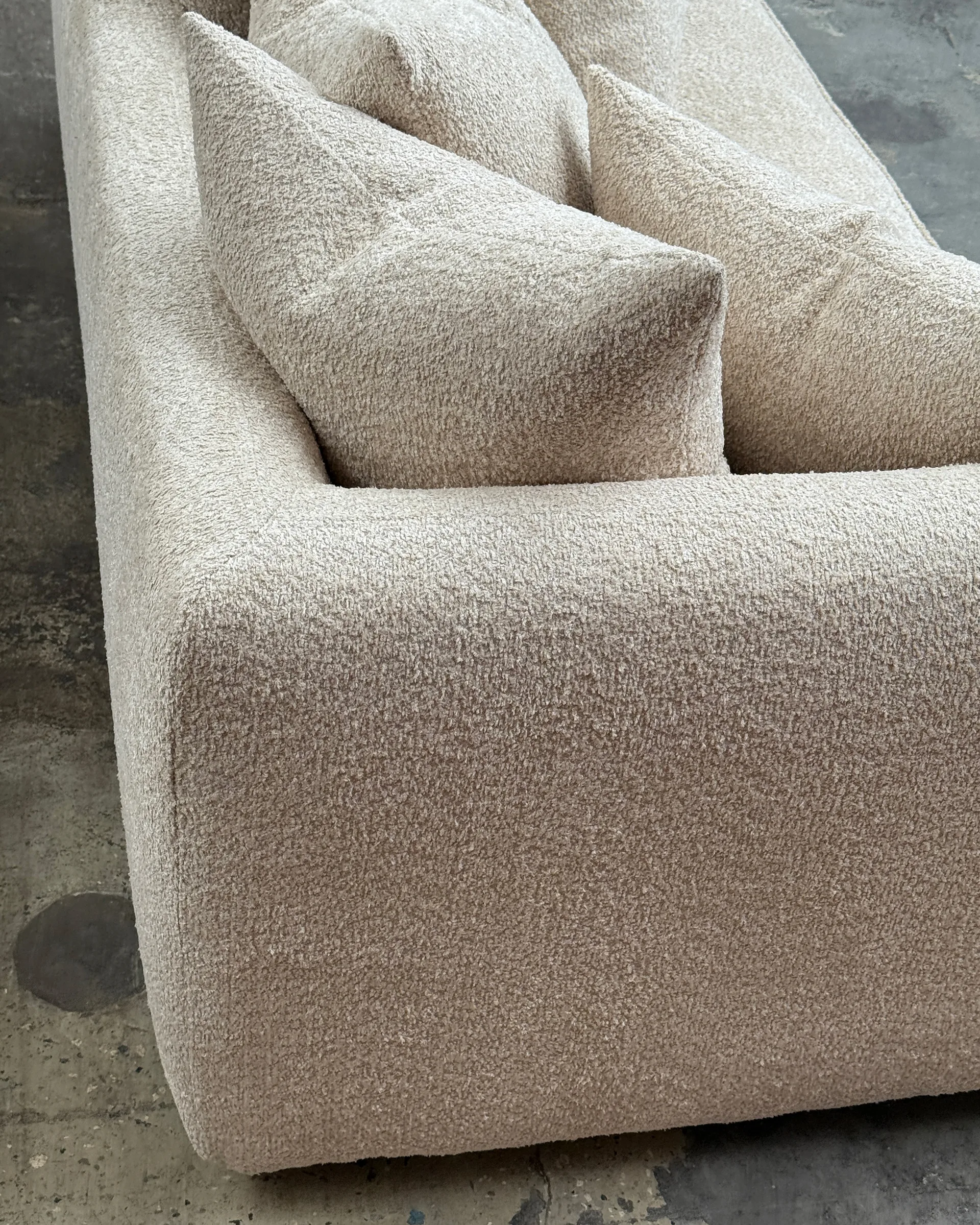 Sofa Cornell, Bouclé soft sand Tinted