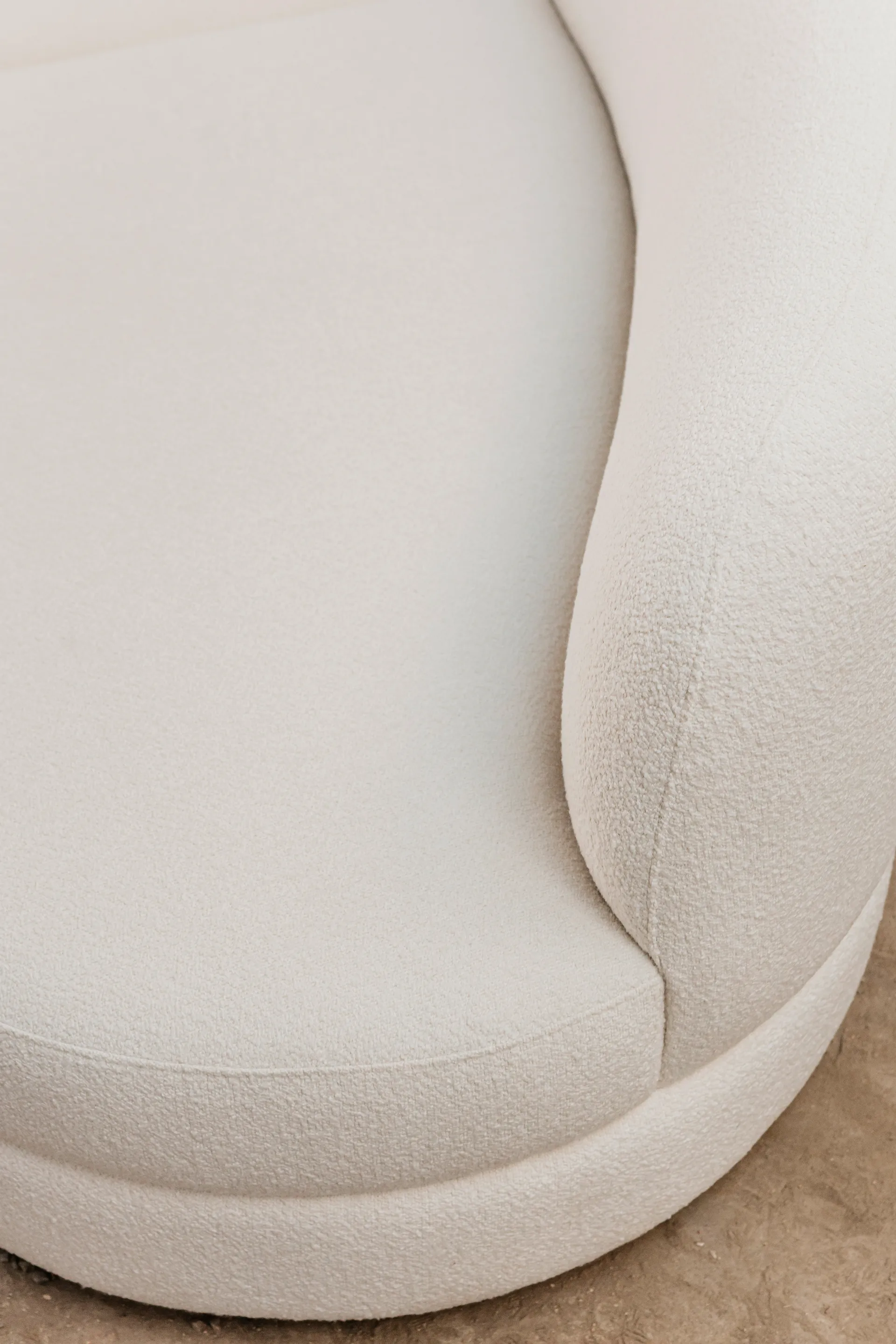 Sofa Delon, Bouclé off-white Tinted