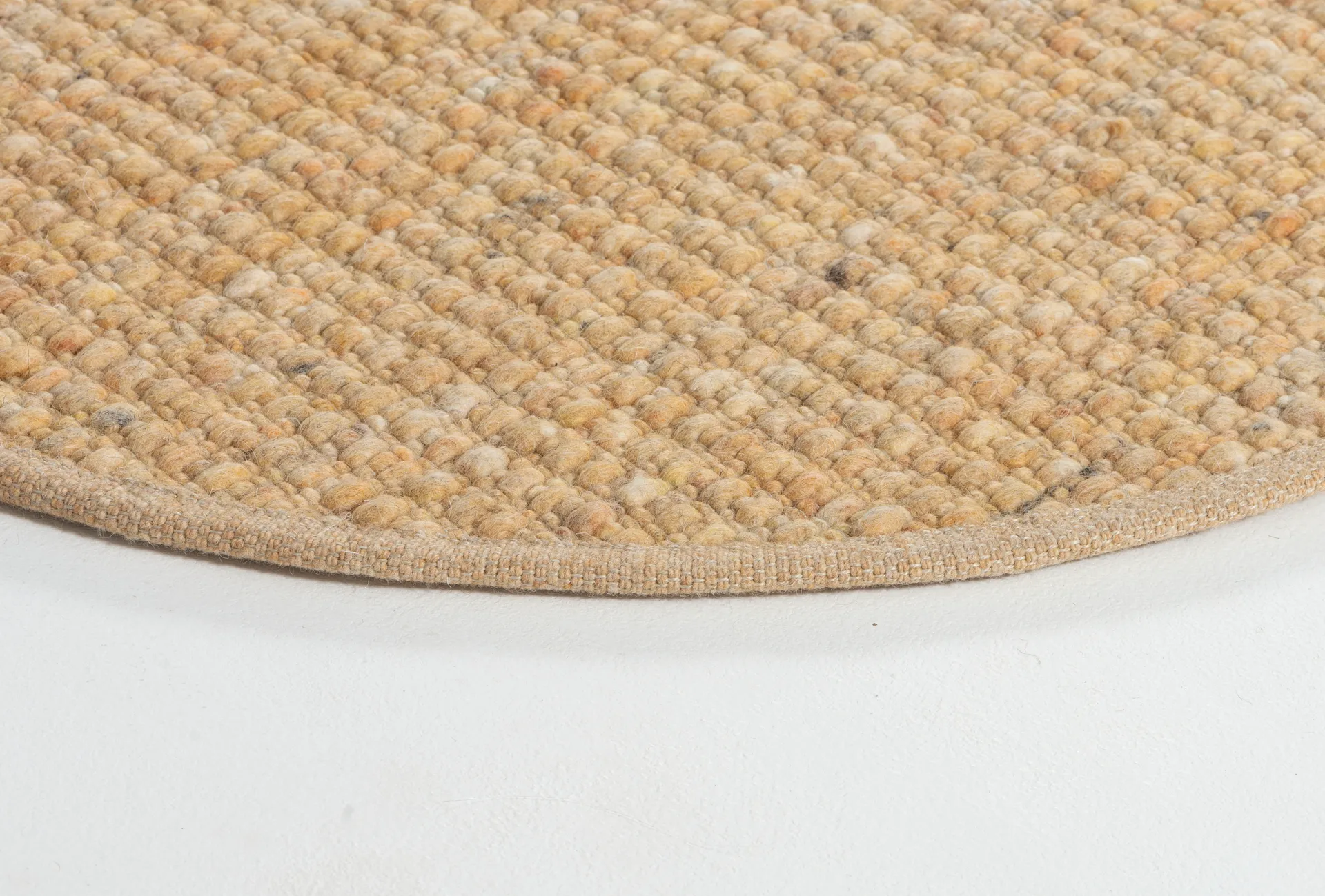 Okrągły dywan Greenland Swift, Złoty nr 261, Ø170 cm Tisca