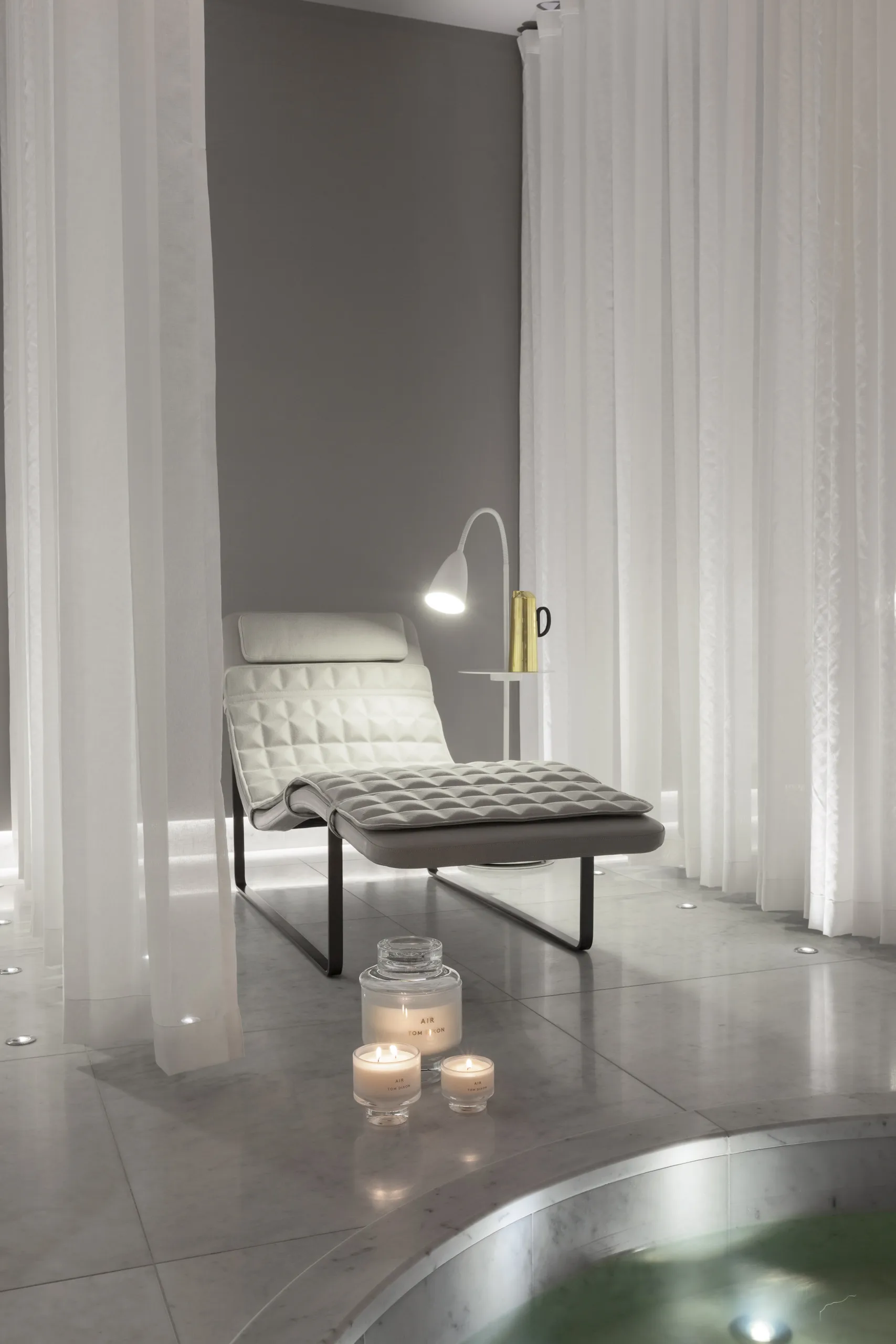 Duża świeca zapachowa Elements, Powietrze Tom Dixon