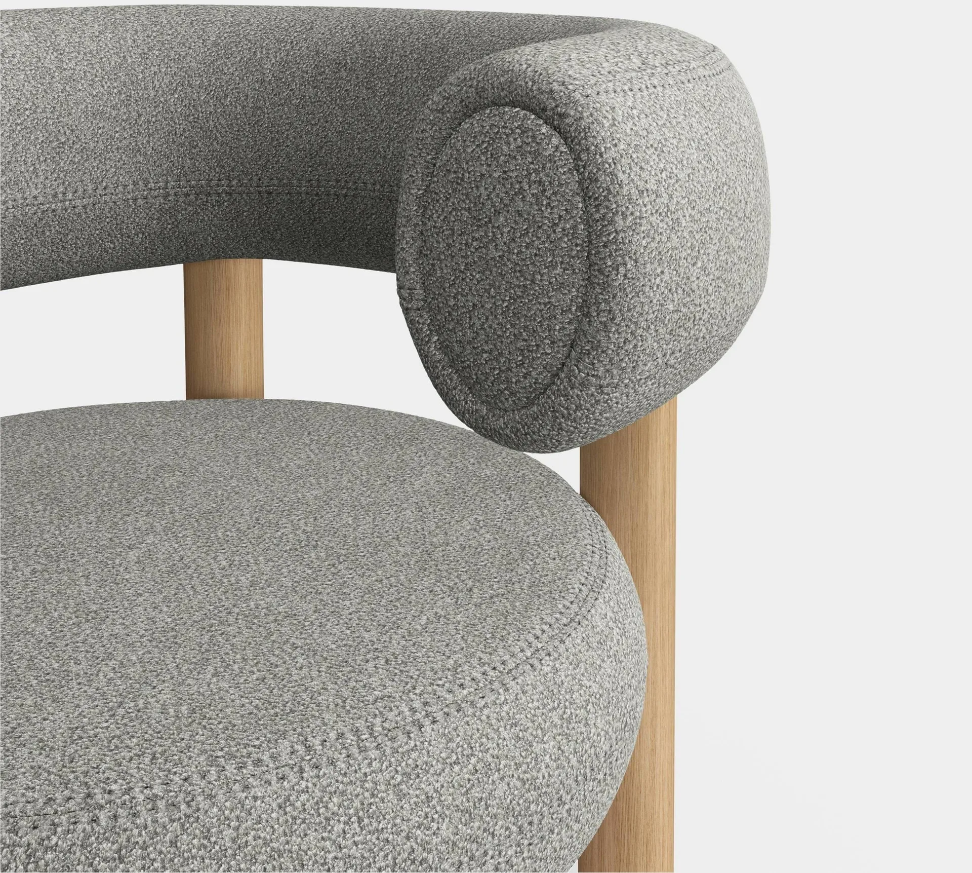 Fotel lounge Fat, Szczotkowane naturalne drewno i naturalna alpaka bouclé Tom Dixon
