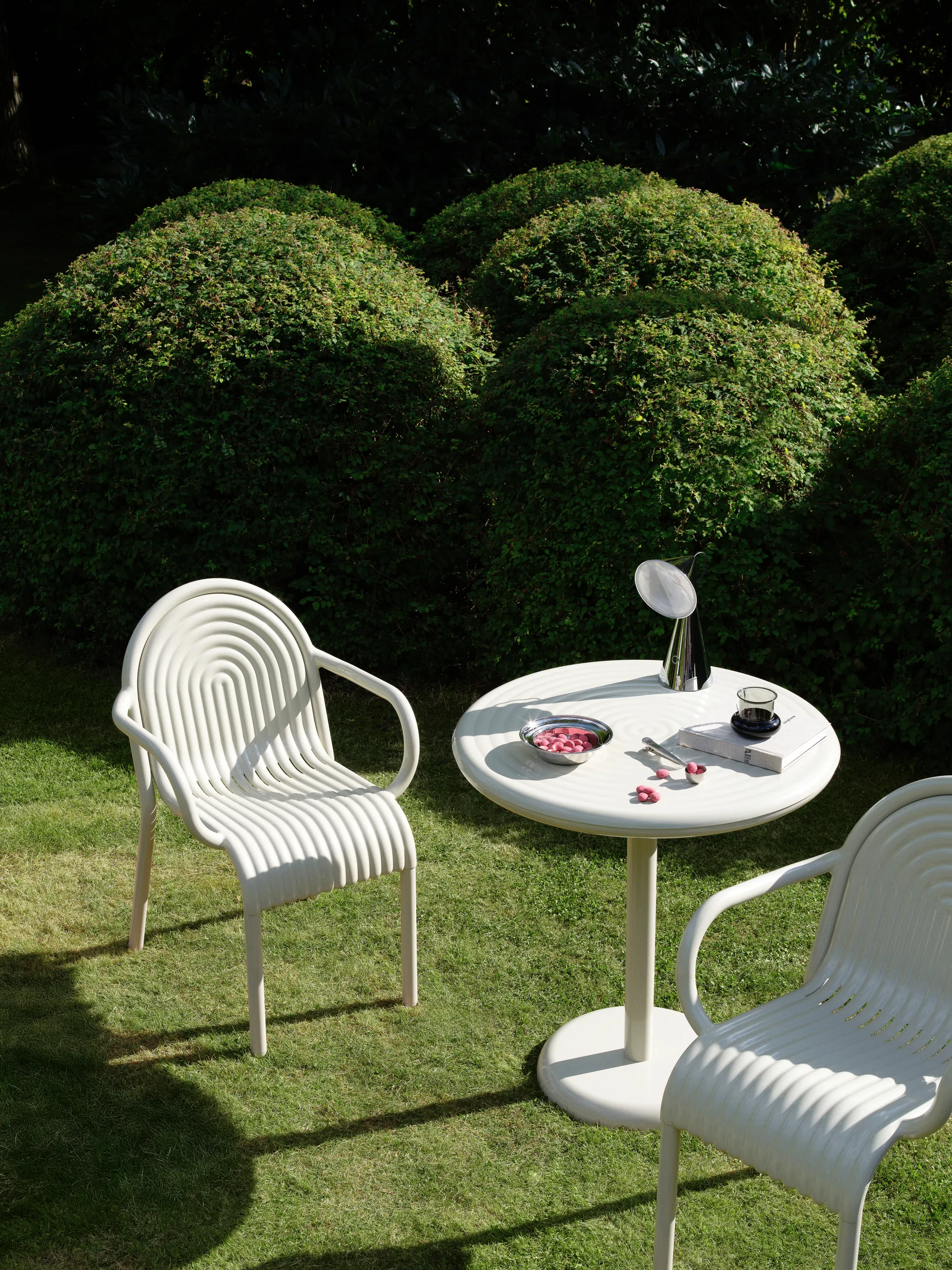 Groove stolik kawiarniany okrągły - Putty, Ø70 cm Tom Dixon