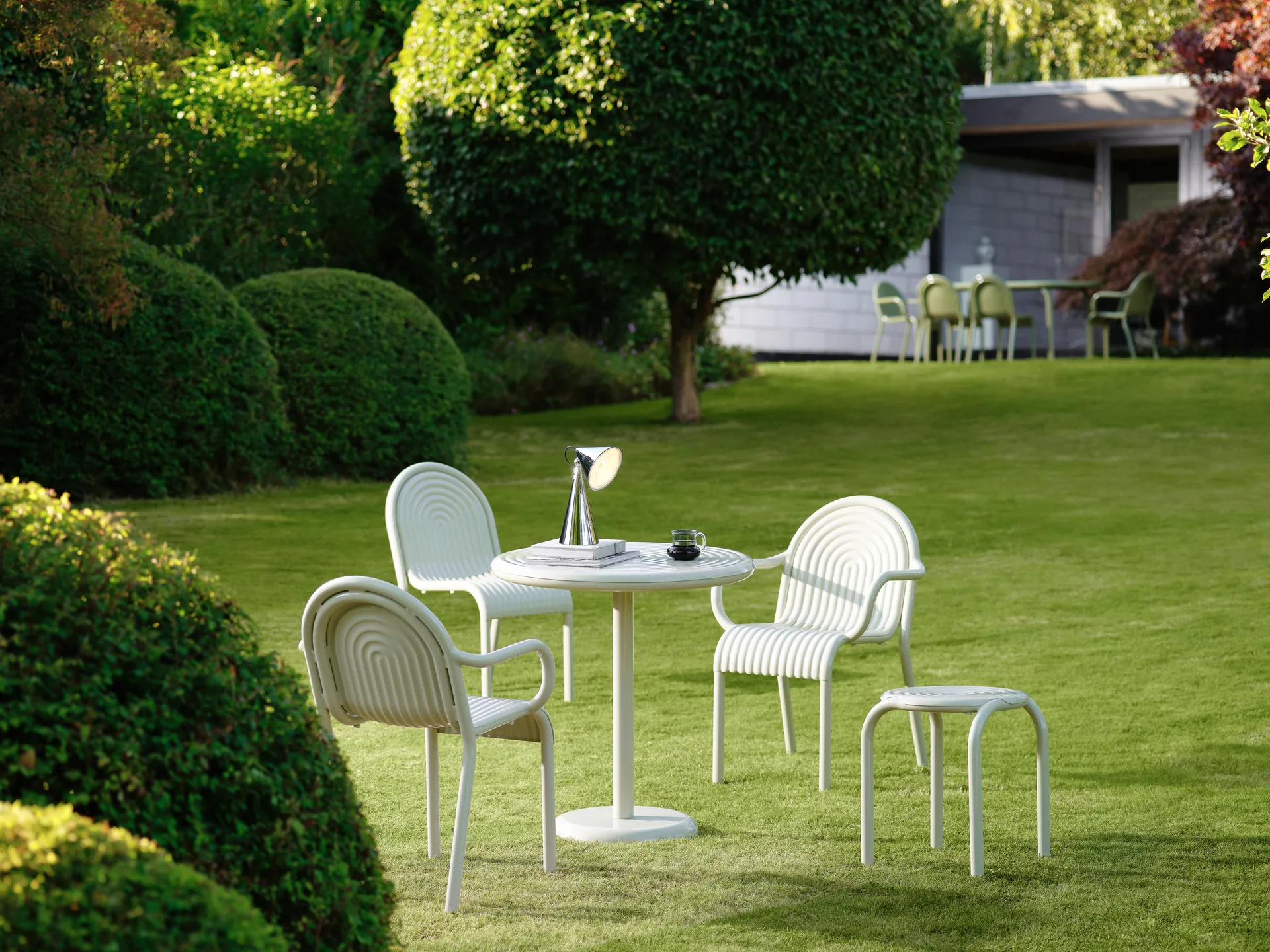 Groove stolik kawiarniany okrągły - Putty, Ø70 cm Tom Dixon