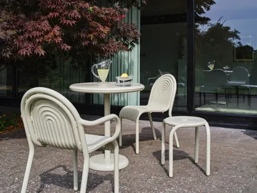 Groove stolik kawiarniany okrągły - Putty, Ø70 cm - Tom Dixon