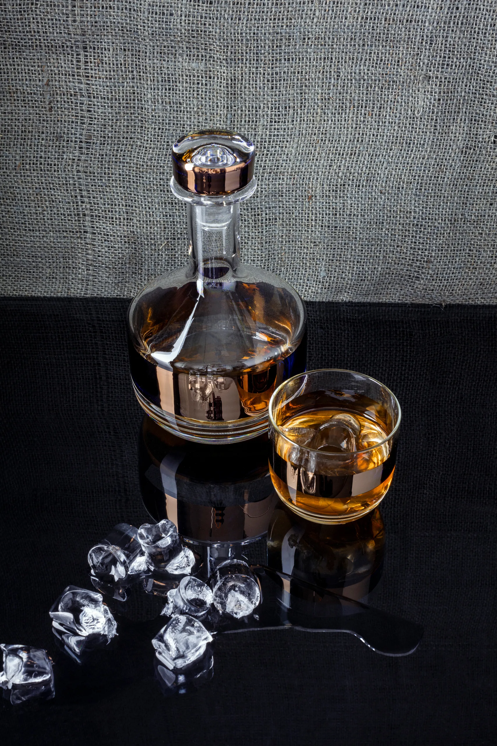 Karafka do whisky Tank 1 L, Miedziany Tom Dixon