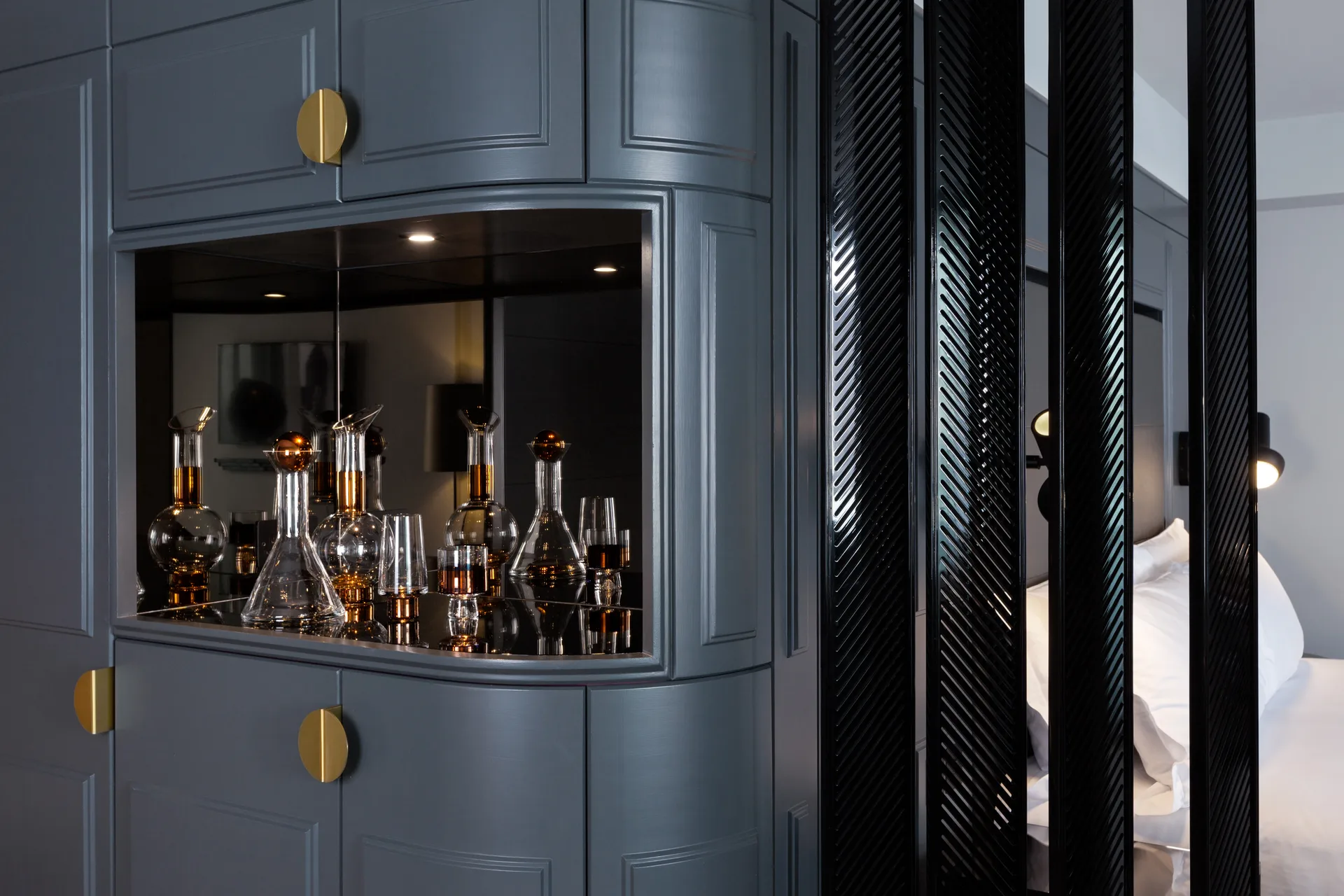 Karafka na wino Tank 1 L, Miedziany Tom Dixon