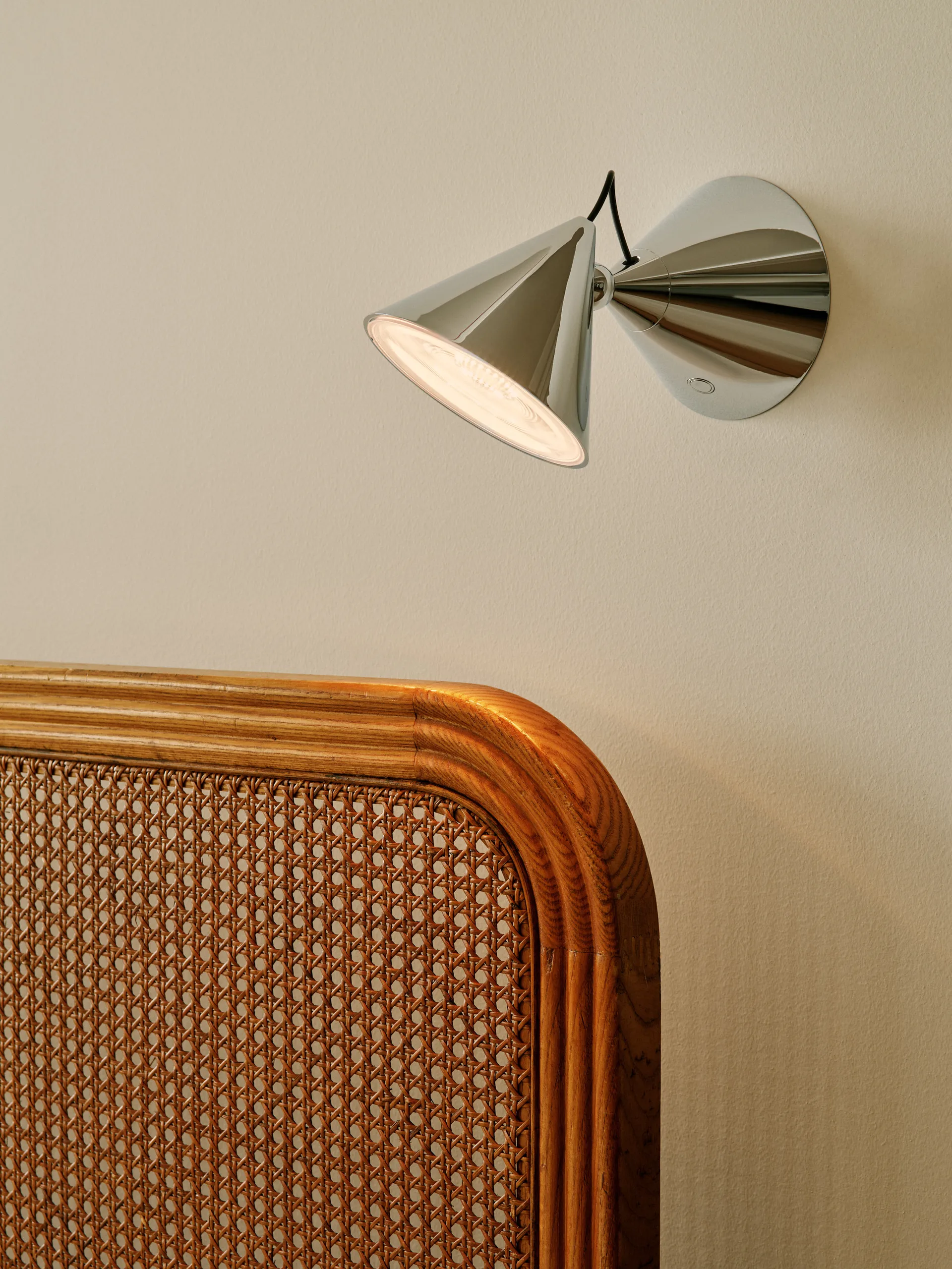 Kinkiet Pose Surface, Silver Tom Dixon