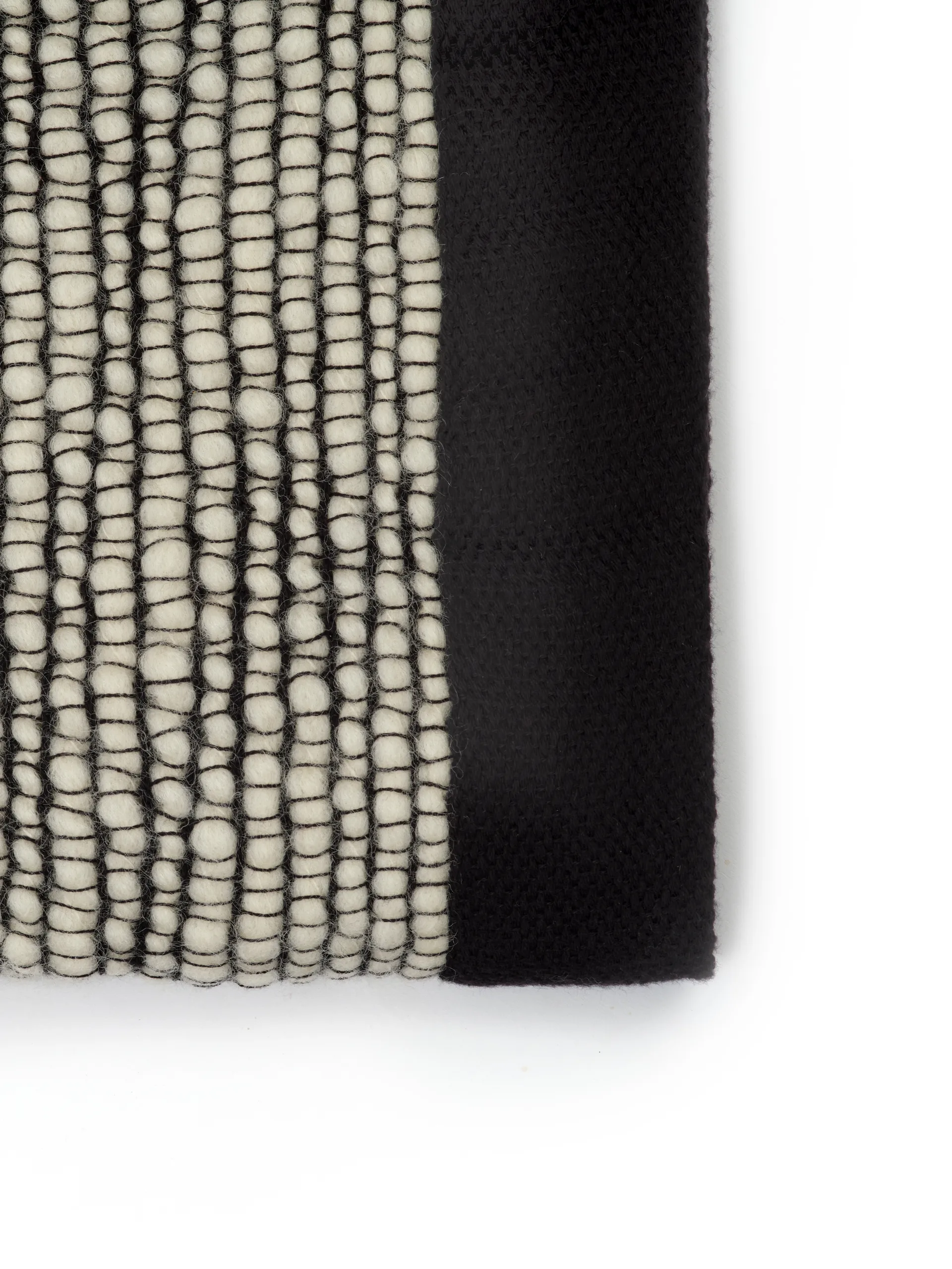 Koc Thread 140x180 cm, Black & White Tom Dixon