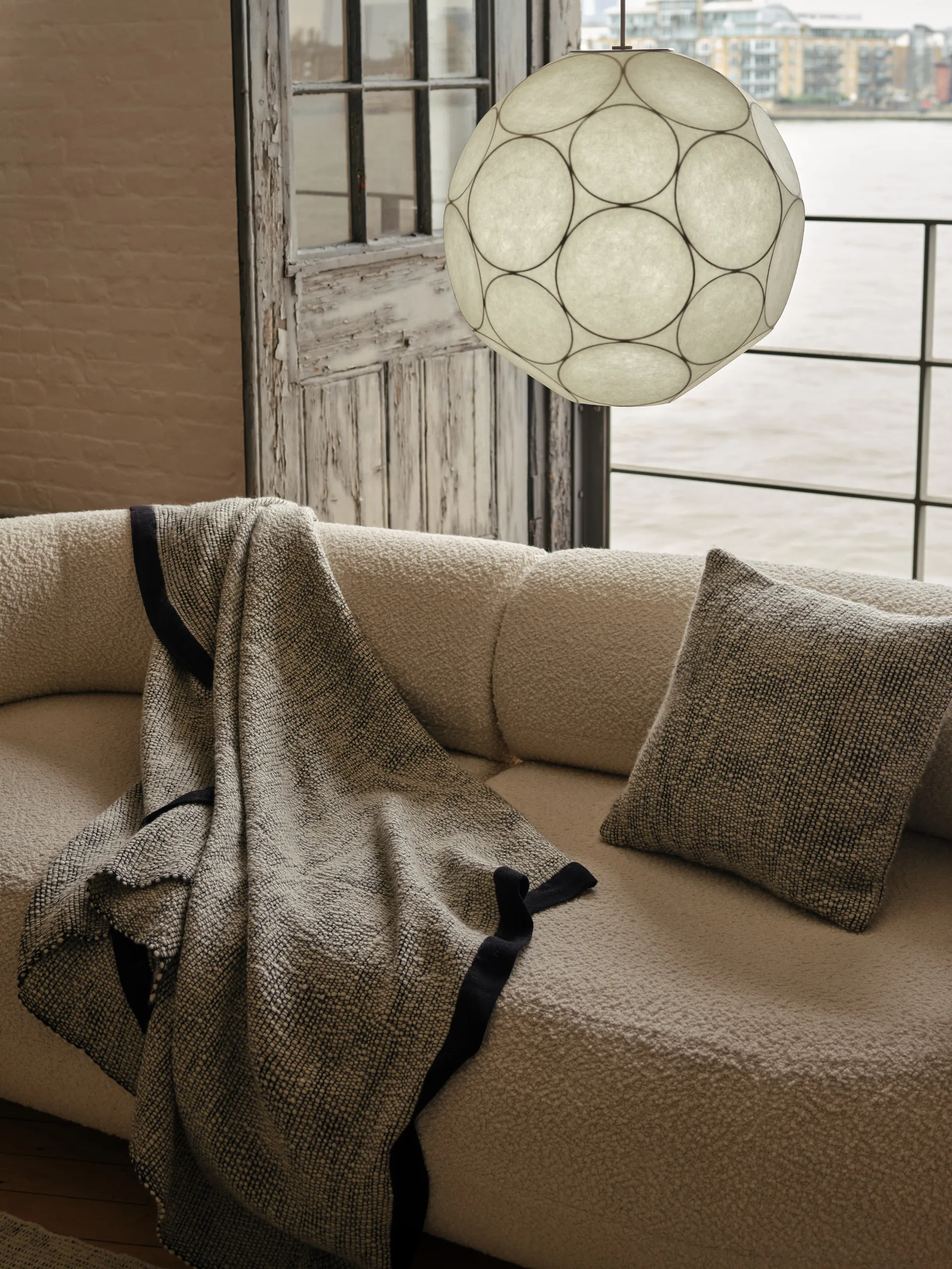 Koc Thread 140x180 cm, Black & White Tom Dixon