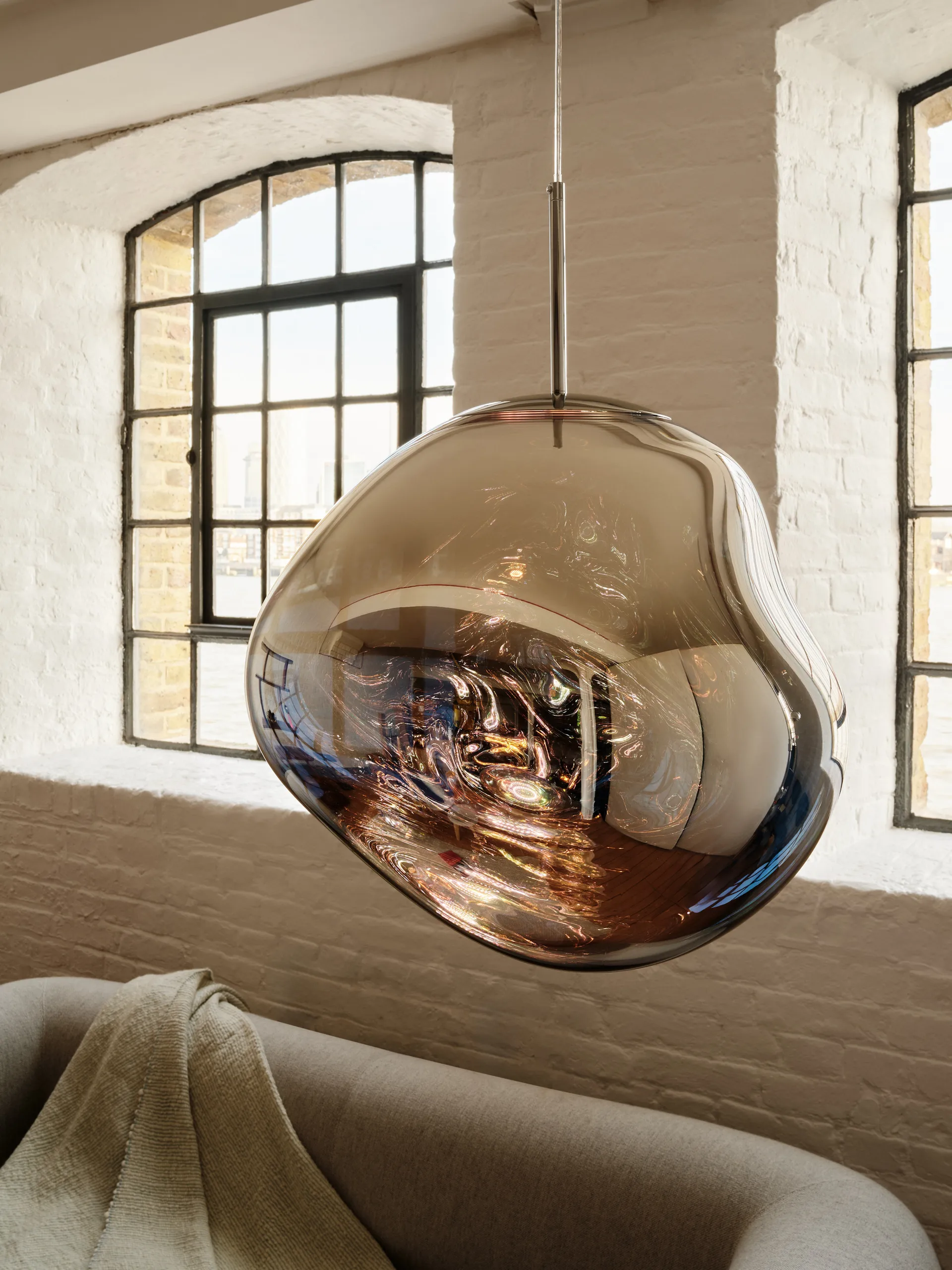 Koc Thread 140x180 cm, Blue & White Tom Dixon