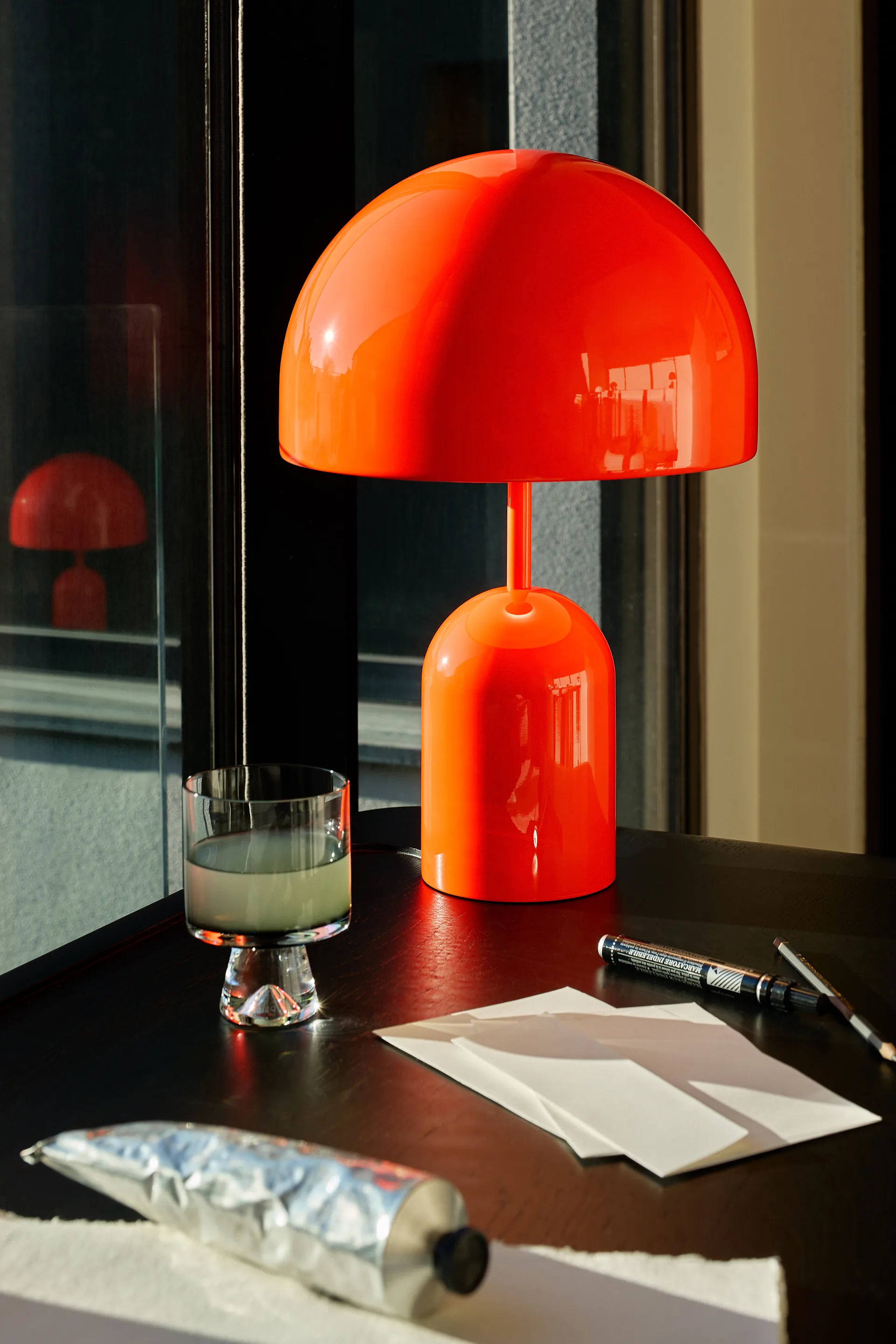 Lampa stołowa Bell, Fluoro Tom Dixon
