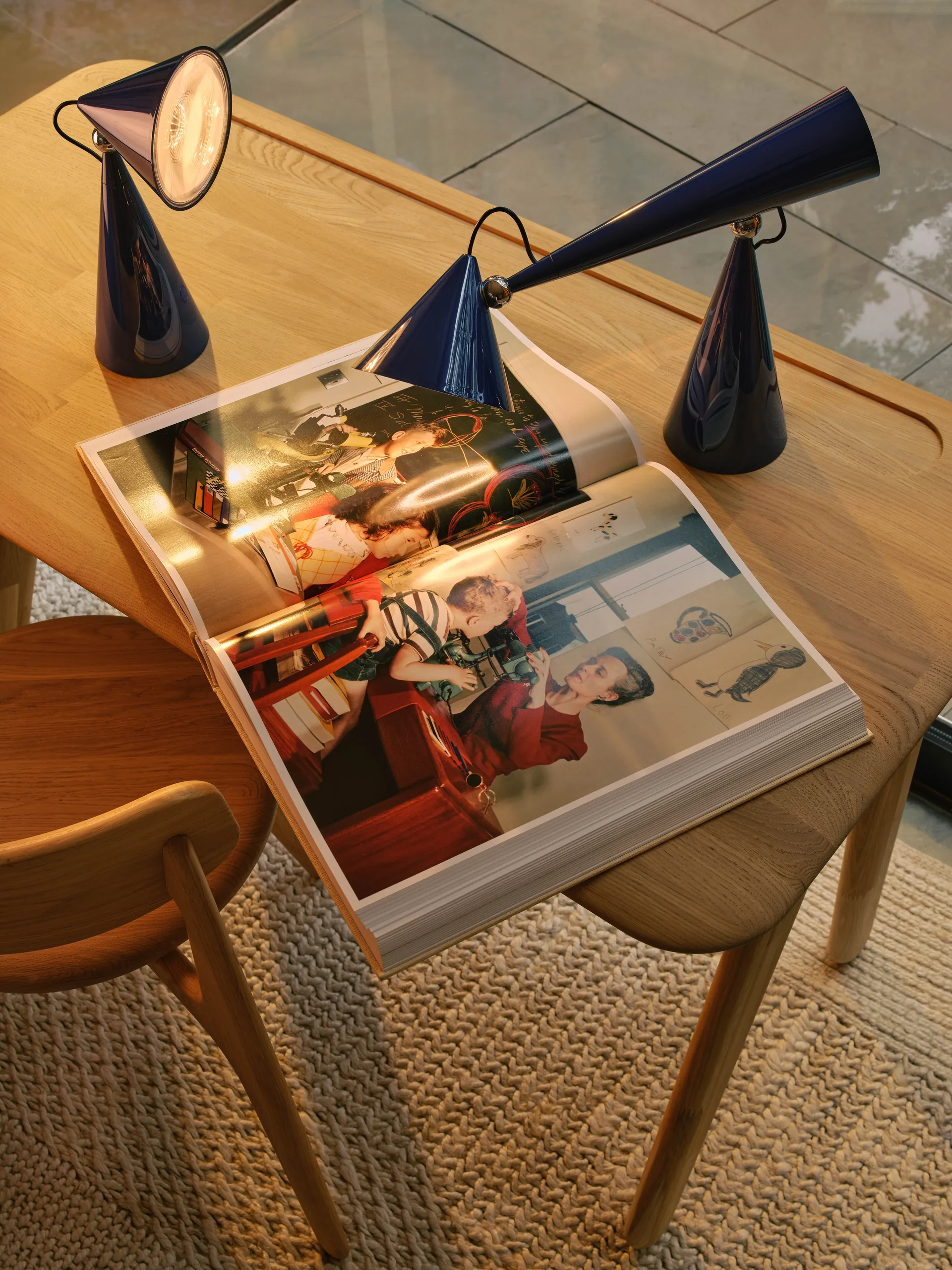 Lampa stołowa Pose Task LED, Indygo Tom Dixon