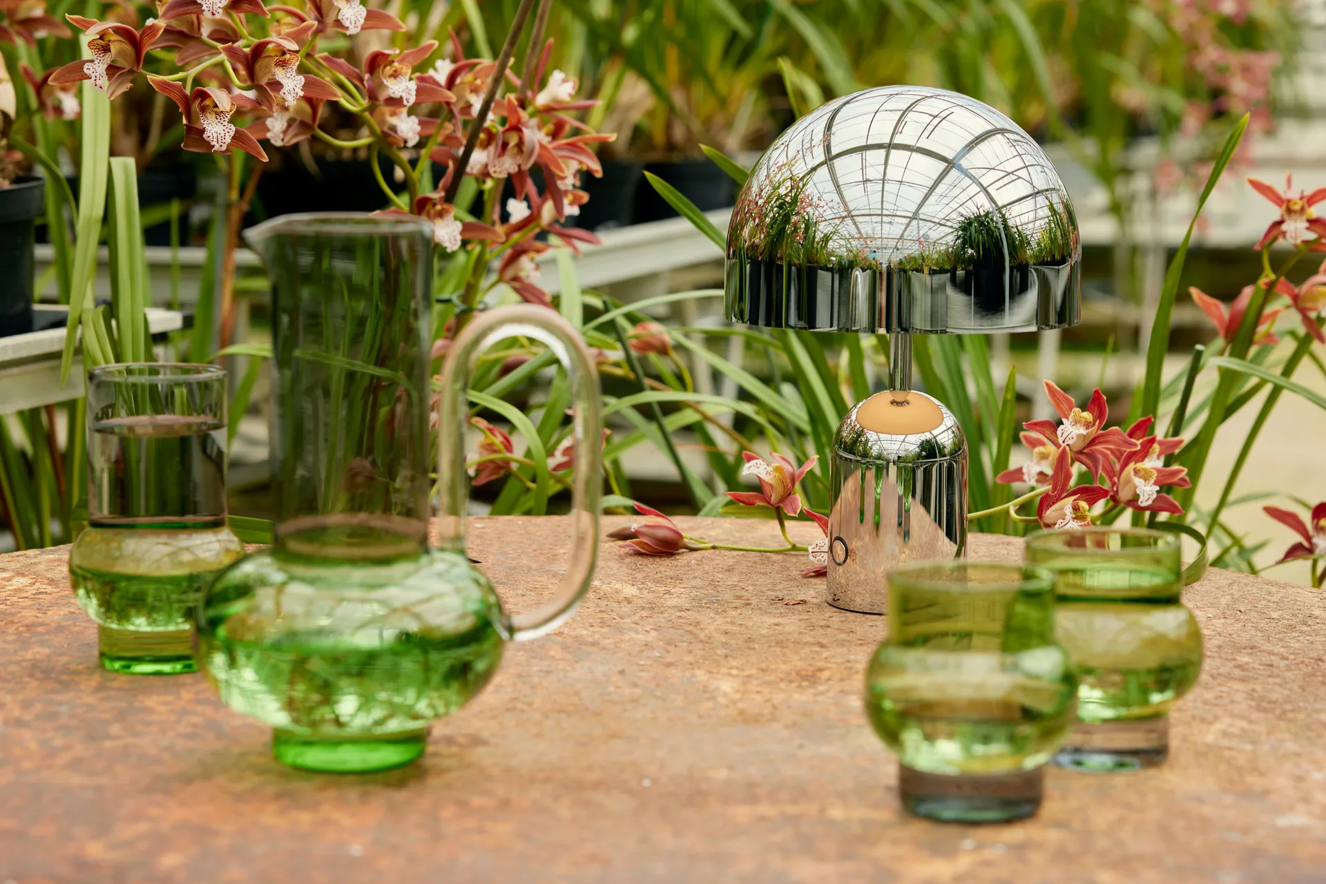 Lampa stołowa przenośna Bell LED 28 cm, Srebrny Tom Dixon