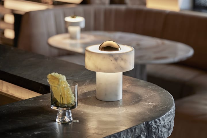 Lampa stołowa przenośna Stone LED 28 cm, Marmur-złoto Tom Dixon