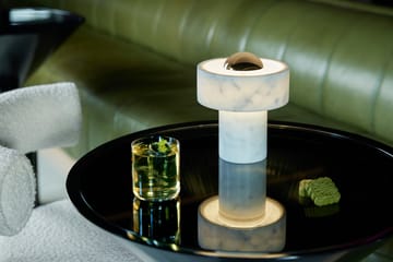Lampa stołowa przenośna Stone LED 28 cm - Marmur-złoto - Tom Dixon