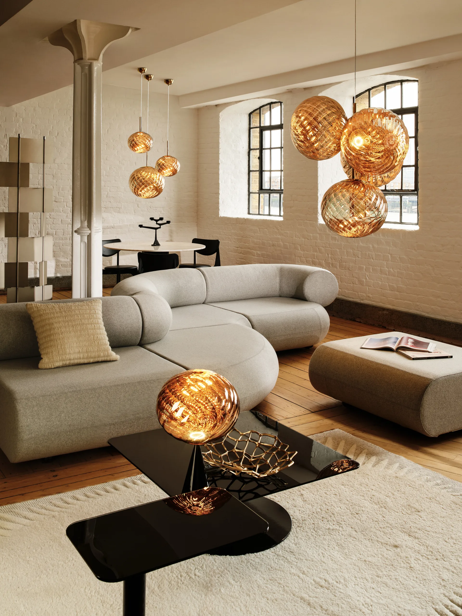 Lampa stołowa Whirl cone fat, Gold-black Tom Dixon