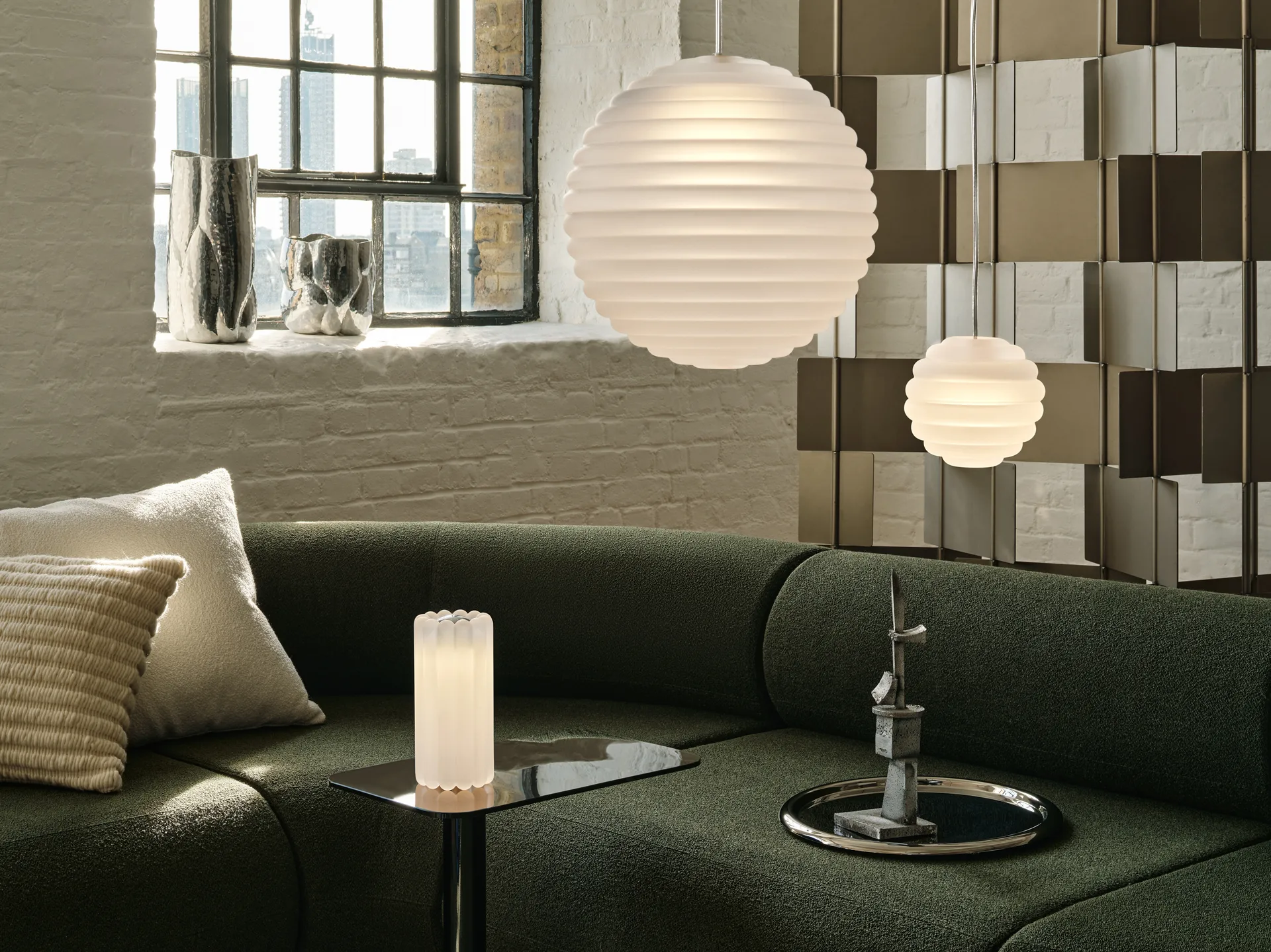 Mini lampa wisząca Press Sphere LED Ø14,5 cm, Frosted Tom Dixon
