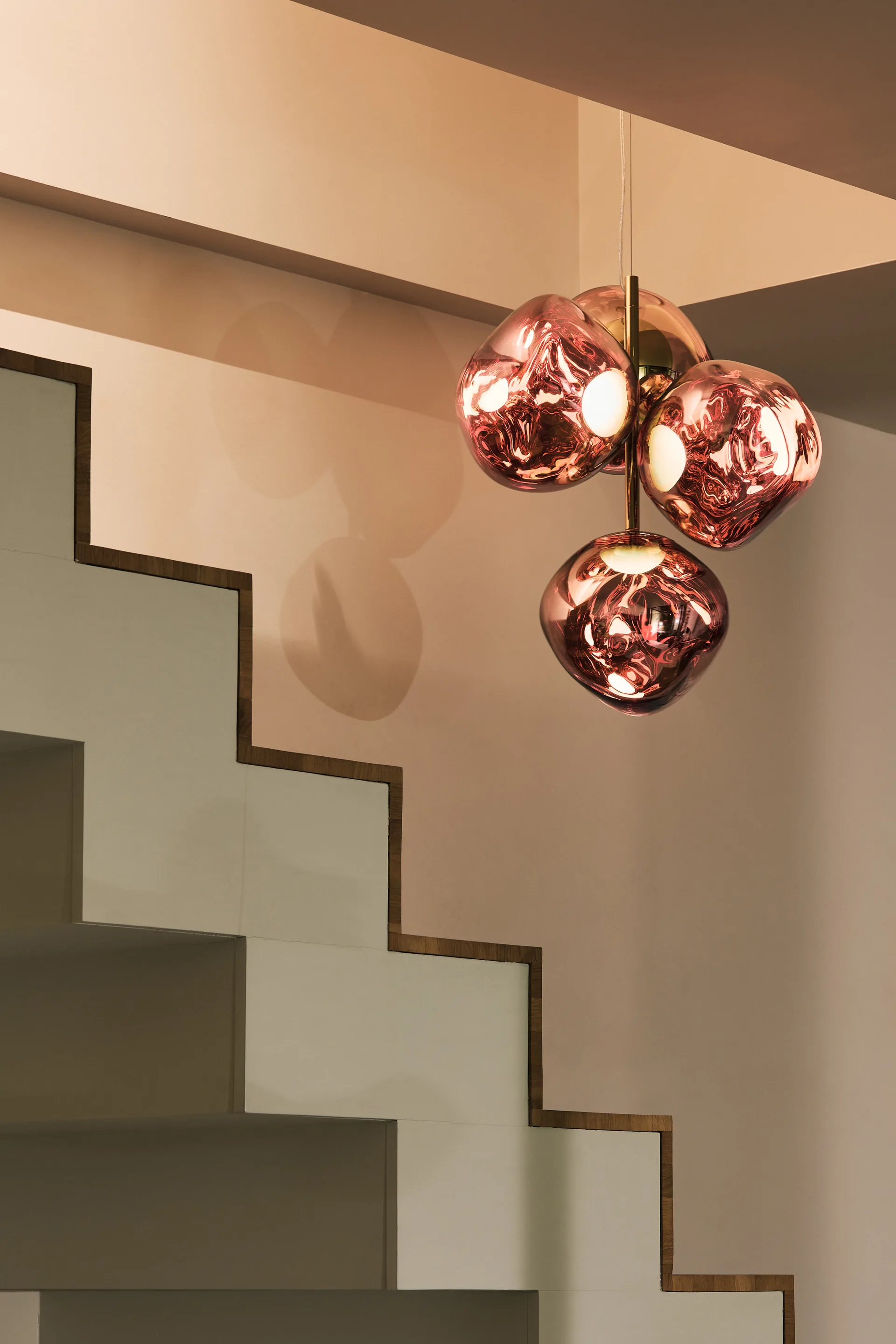 Mini żyrandol Melt Chandelier LED 63,4 cm, Miedziany Tom Dixon