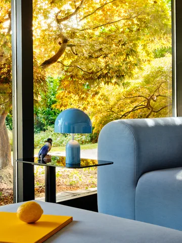 Przenośna lampa stołowa Bell Portable LED 28 cm - Baby Blue - Tom Dixon