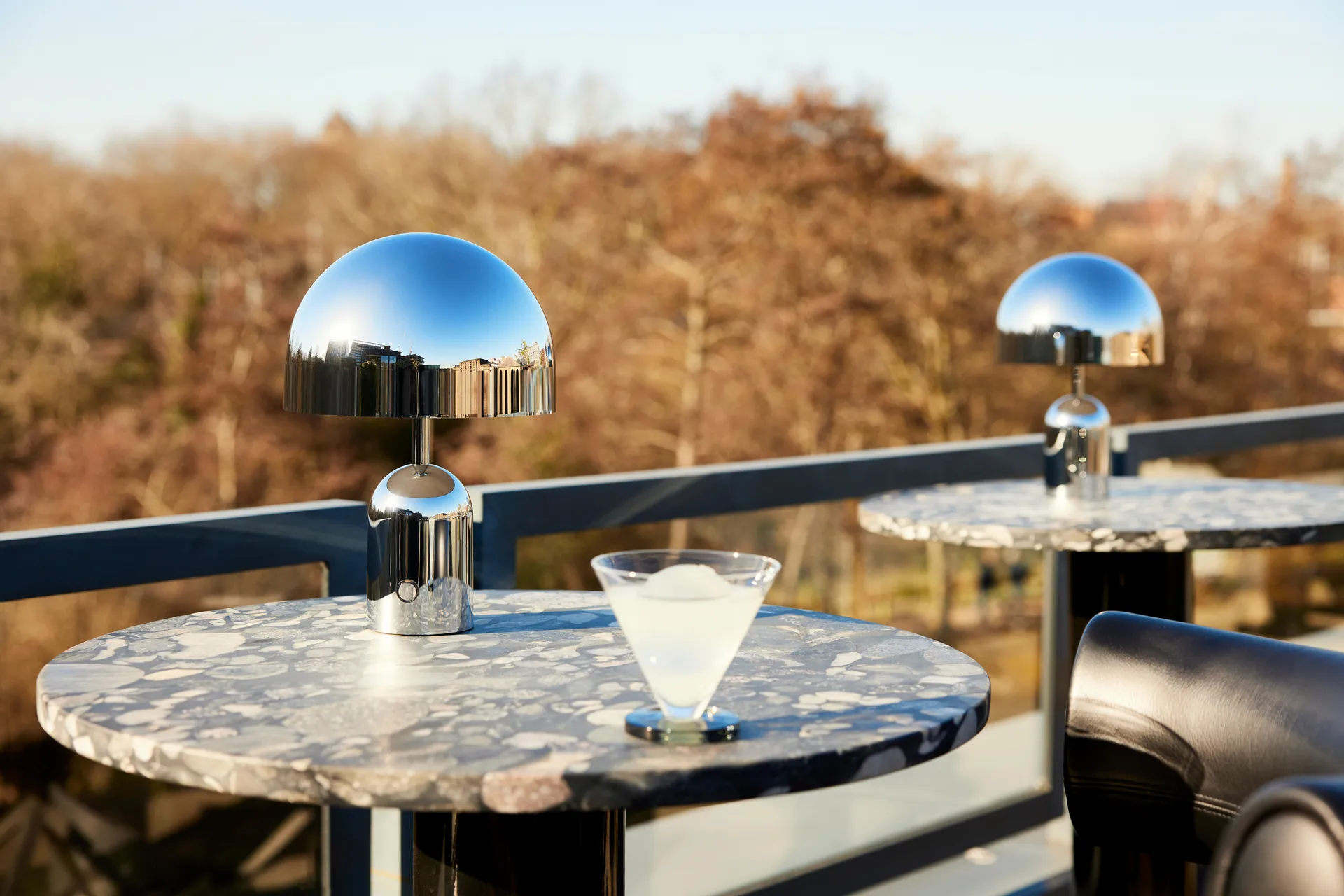 Przenośna lampa stołowa Bell Portable LED 28 cm, Srebrny Tom Dixon