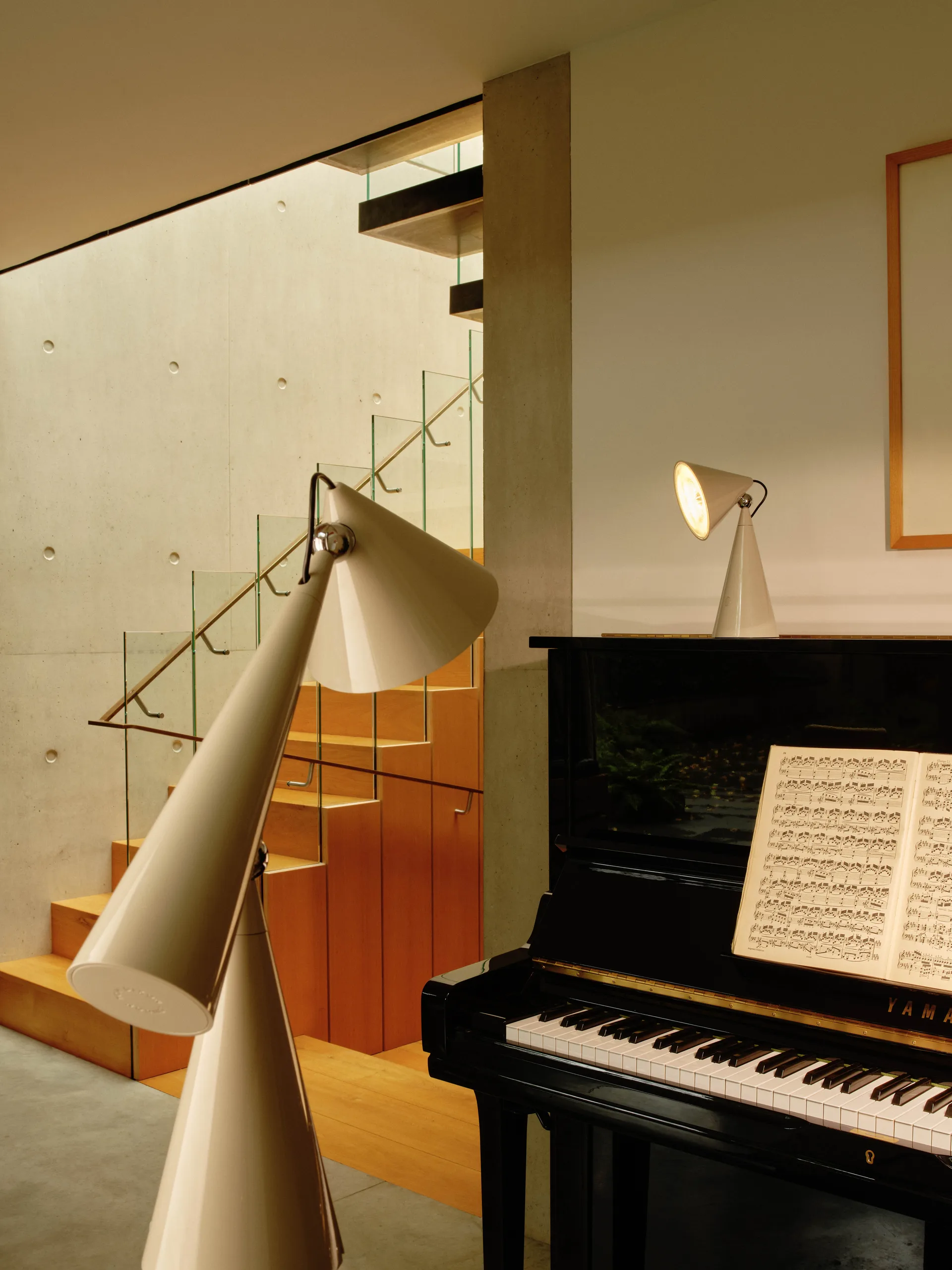 Przenośna lampa stołowa Pose Portable LED, Putty Tom Dixon