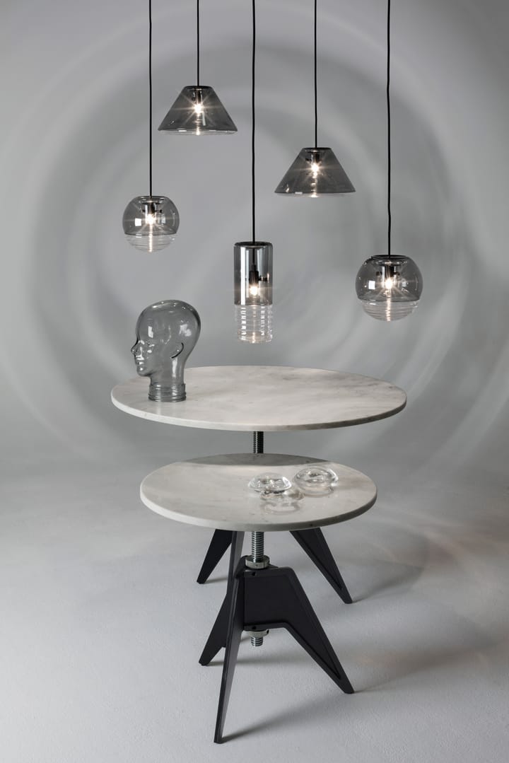 Stolik boczny Screw Ø60 cm, Biały marmur-żeliwo Tom Dixon