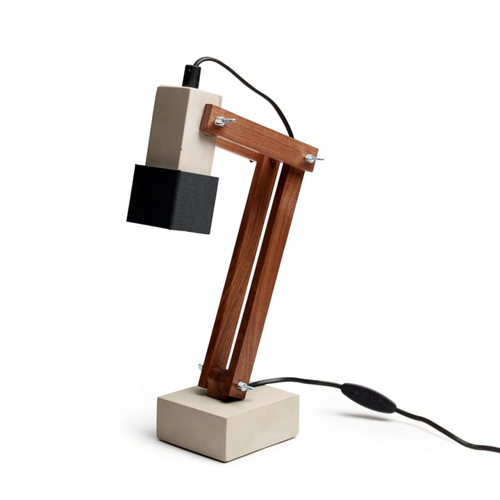 Lampa na biurko Tove Adman, beton-orzech włoski Tove Adman
