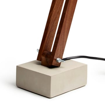 Lampa na biurko Tove Adman - beton-orzech włoski - Tove Adman