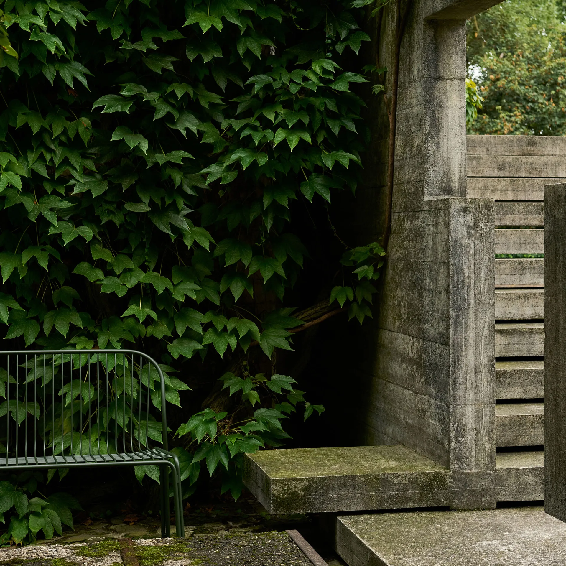 Ławka Thorvald SC111, Bronze green, 129 cm &Tradition