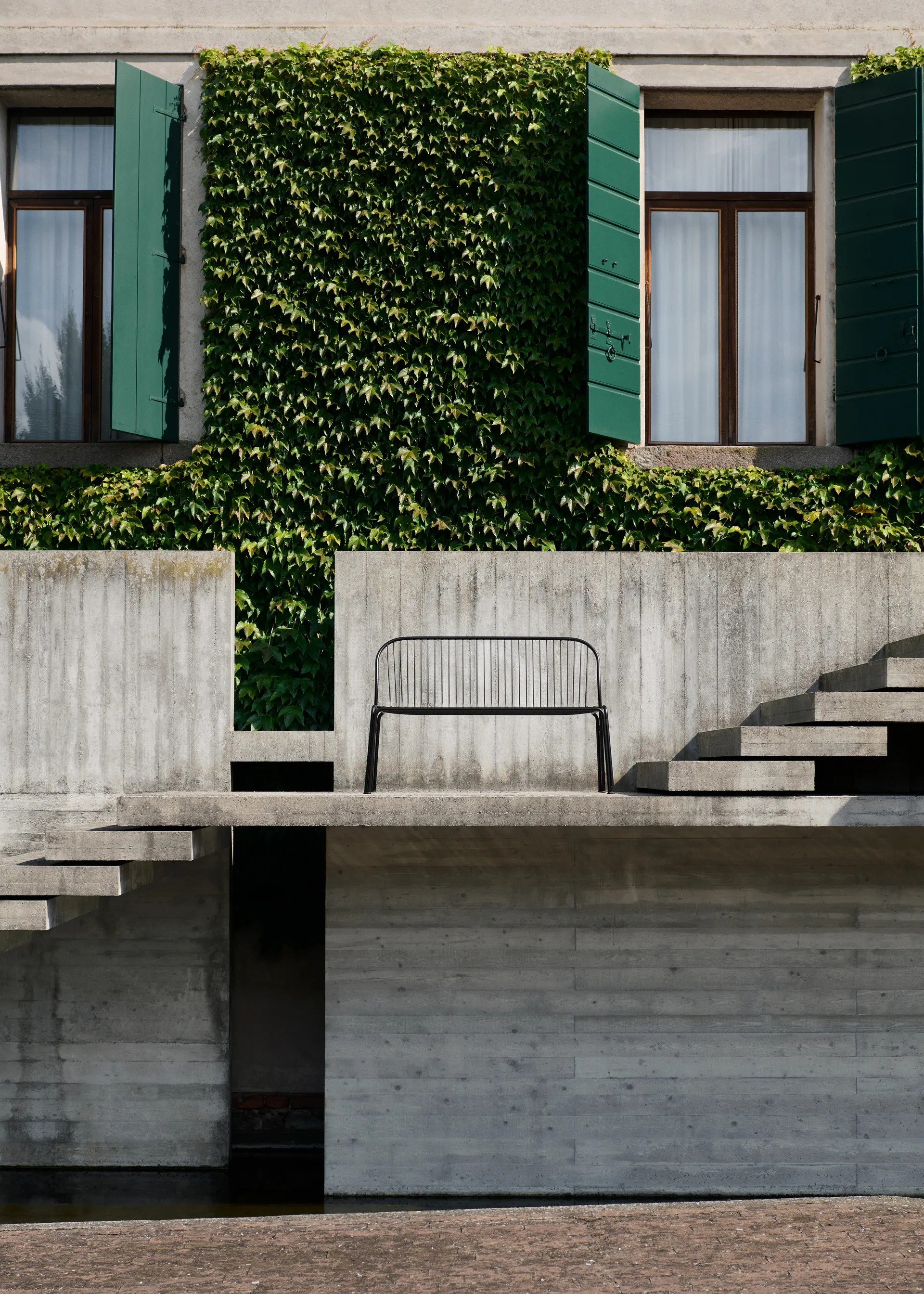 Ławka Thorvald SC111, Warm black, 129 cm &Tradition