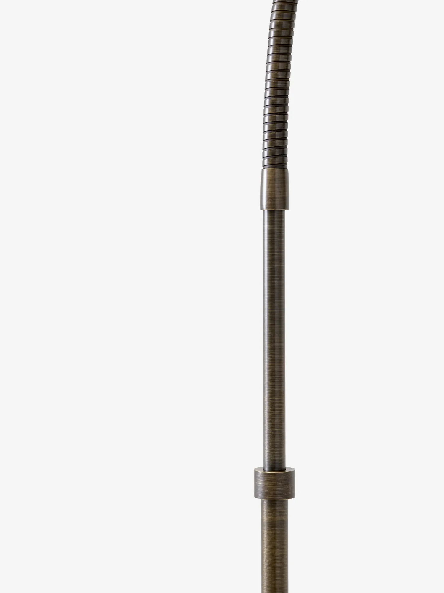 Bellevue AJ7 lampa podłogowa Anniversary Edition, Stone grey-bronzed brass &Tradition