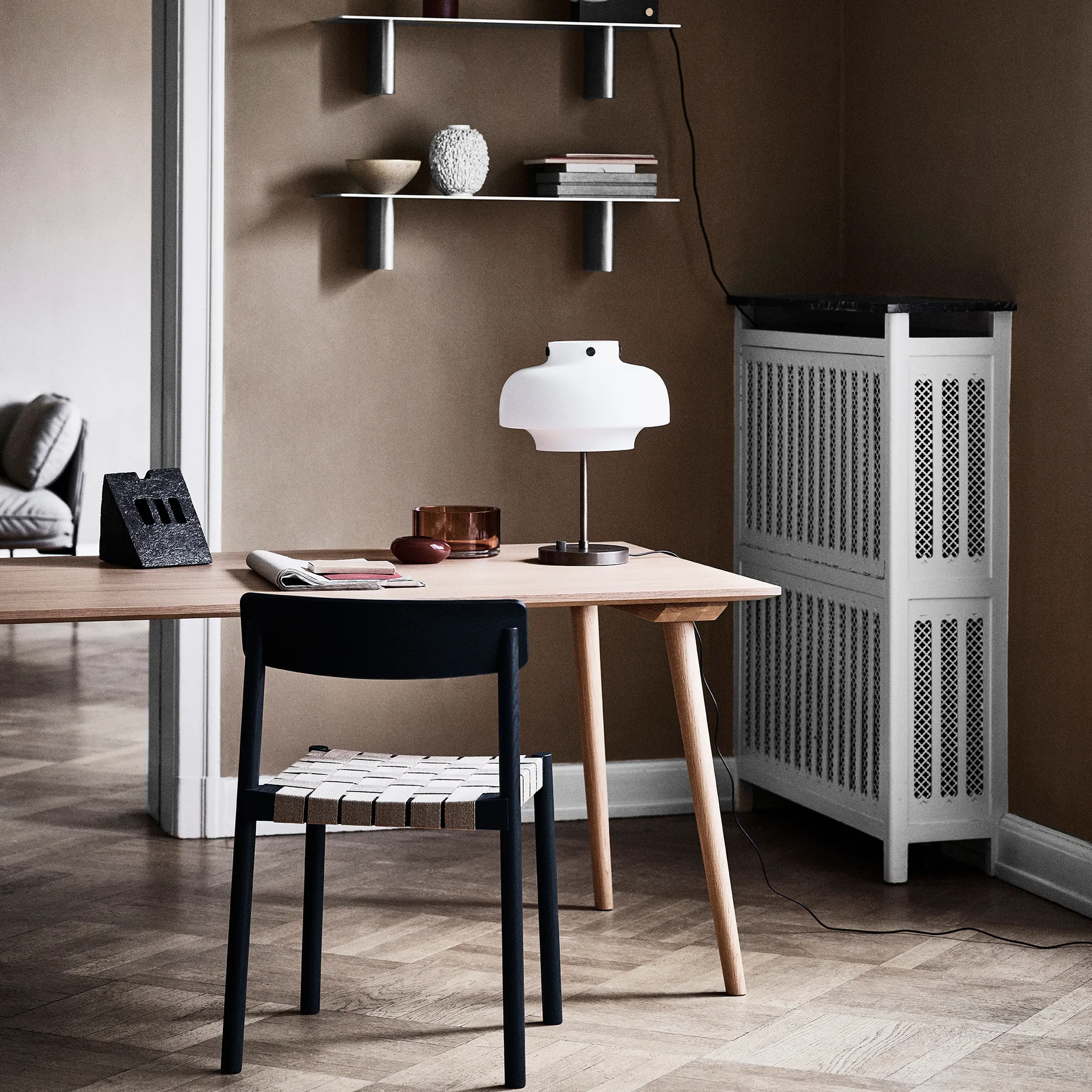 Betty krzesło TK1, Czarny &Tradition