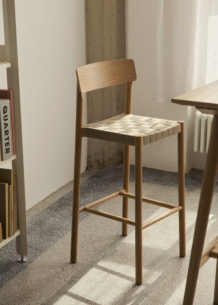 Betty TK15 Bar Chair stołek barowy 75 cm, Dąb wędzony-len w kolorze naturalnym &Tradition