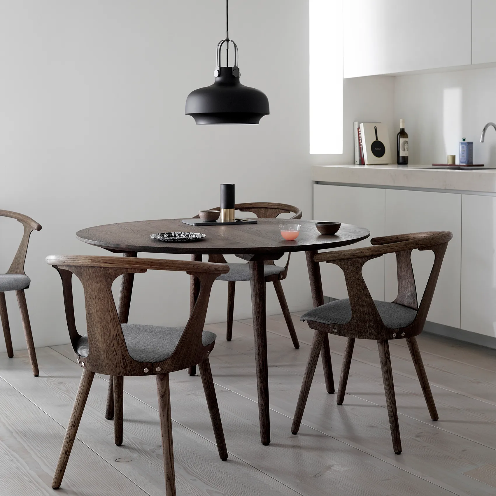 Copenhagen lampa wisząca SC7, matte black (czarny) &Tradition