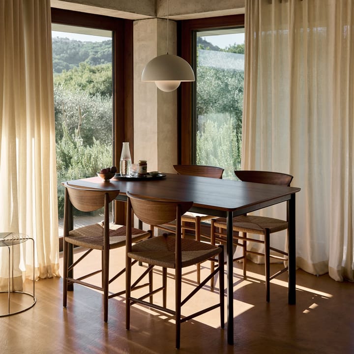 Drip HW115 stół do jadalni 83x143 cm, Black frame-clear lacq. walnut &Tradition