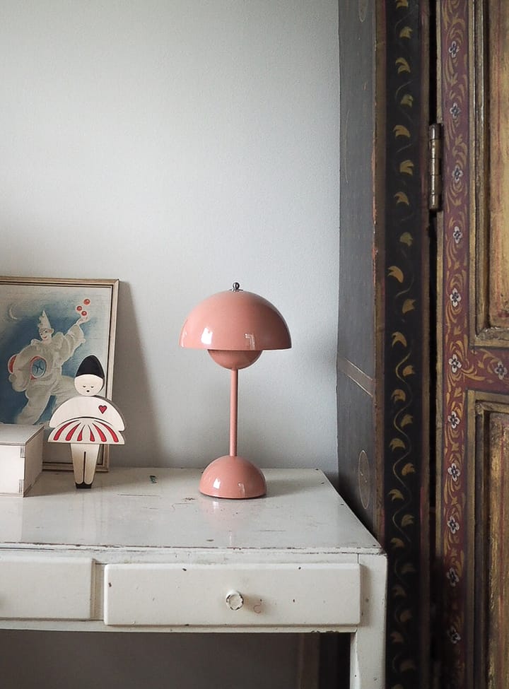 Flowerpot bezprzewodowa lampa stołowa VP9, beż, czerwień &Tradition