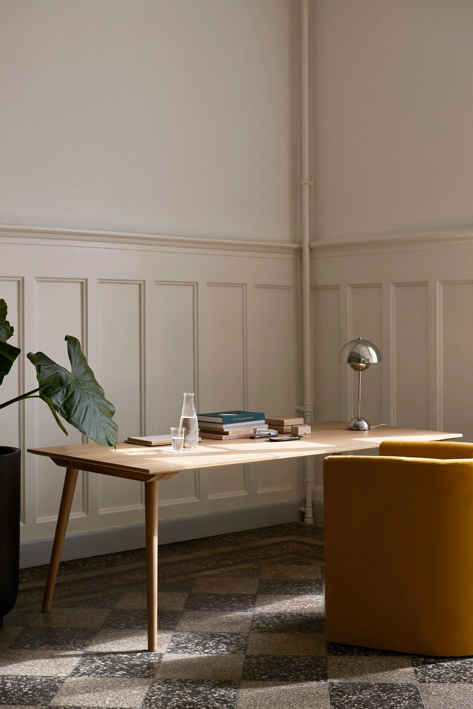 FlowerPot VP3 lampa stołowa, Chrome-plated &Tradition