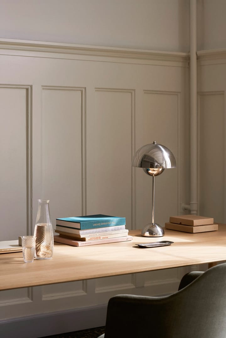 FlowerPot VP3 lampa stołowa, Chrome-plated &Tradition