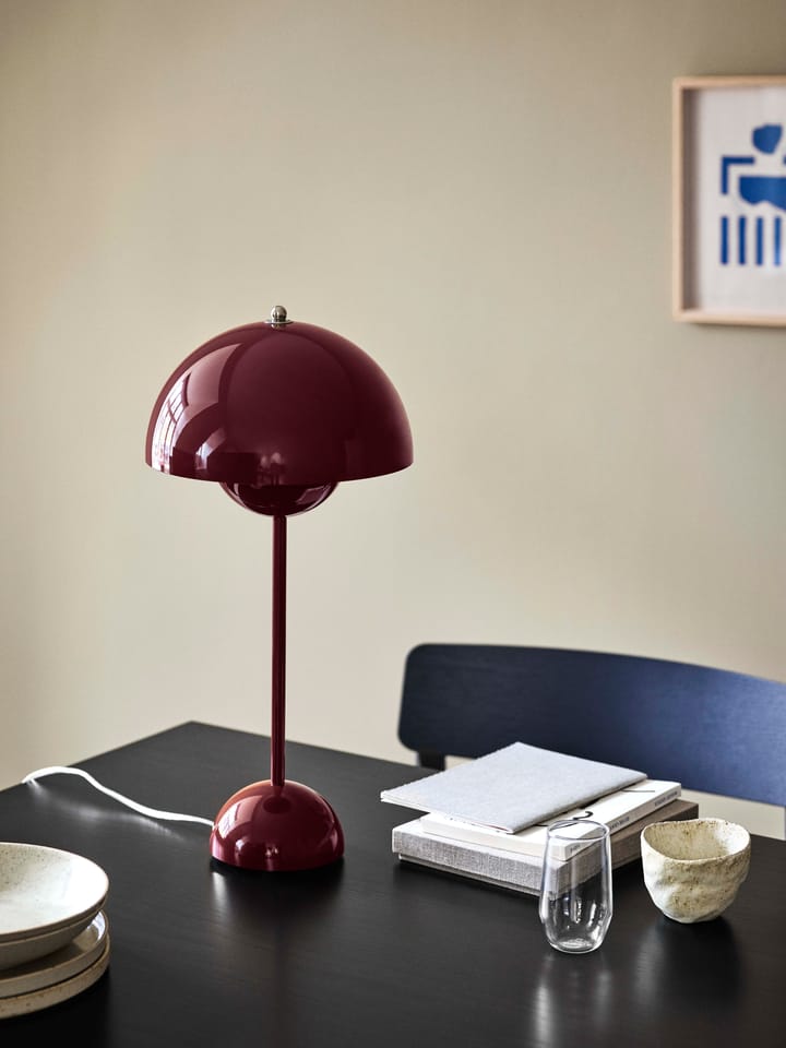 FlowerPot VP3 lampa stołowa, Dark plum &Tradition