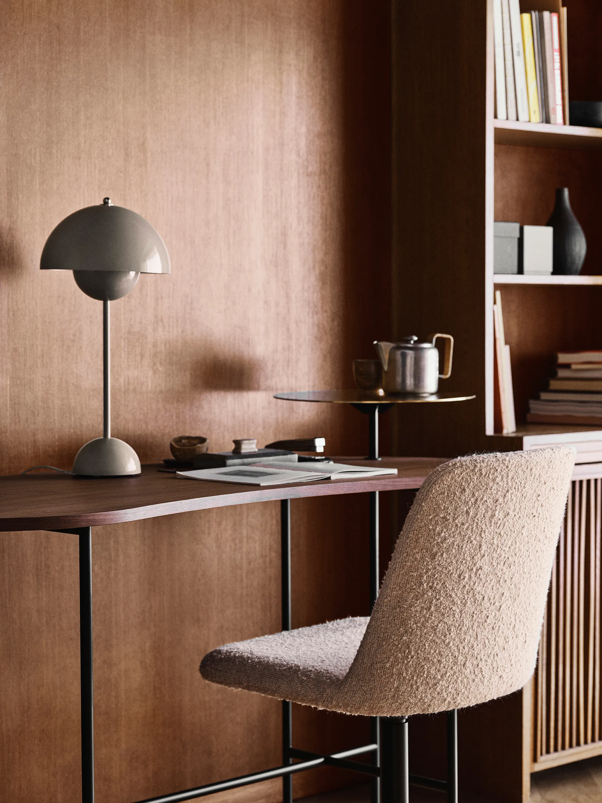 FlowerPot VP3 lampa stołowa, szary-beż &Tradition