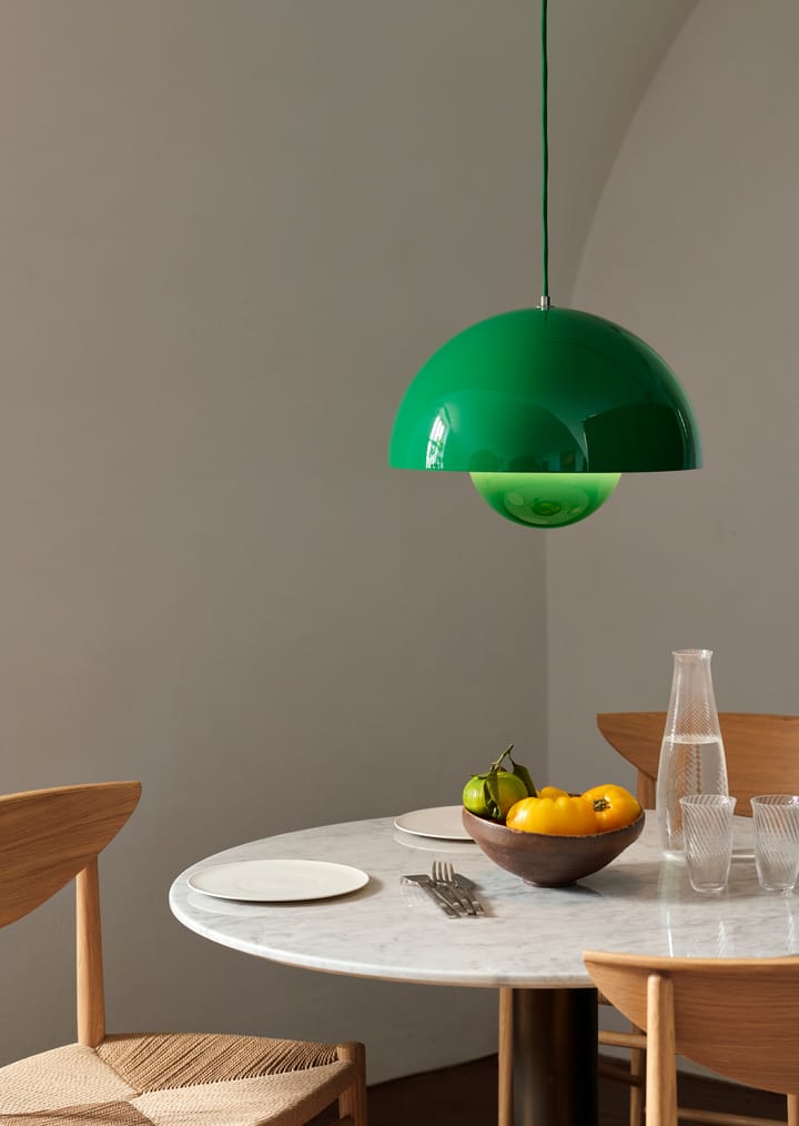 Flowerpot VP7 wisząca lampa, Signal green &Tradition