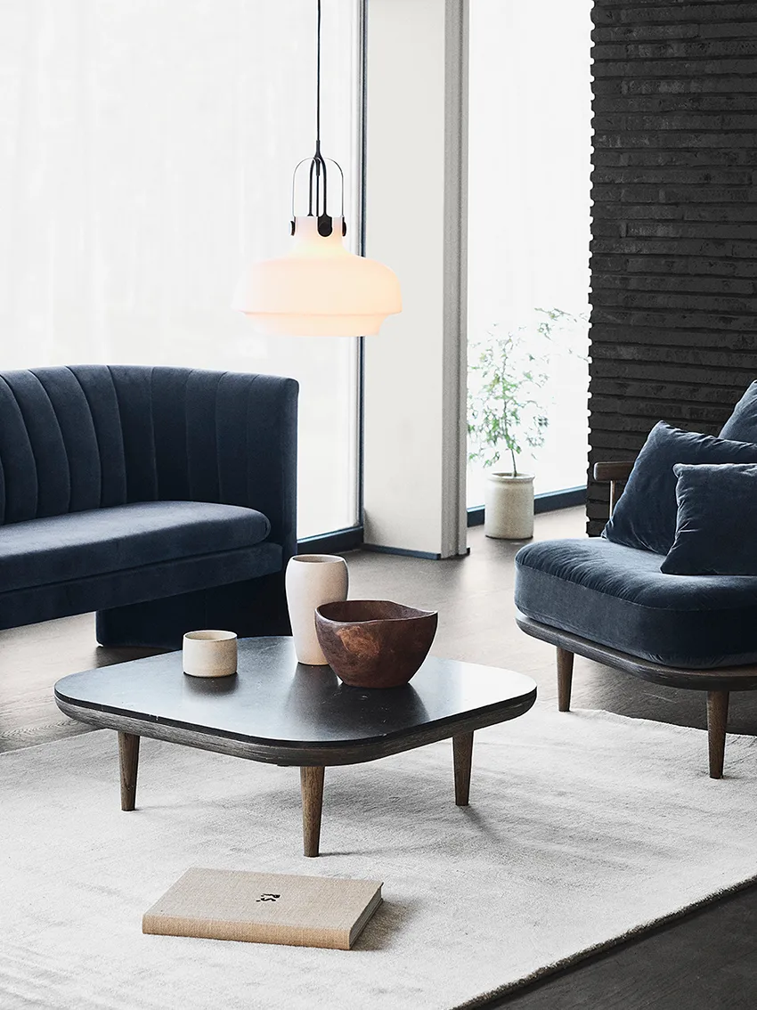 Fly stół SC4, dąb olejowany wędzony + czarny marmur &Tradition