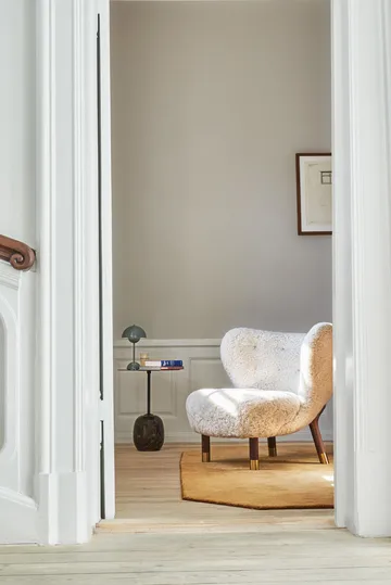 Fotel Little Petra VB1 Limited Edition - Orzech włoski, mosiądz-Moonlight - &Tradition